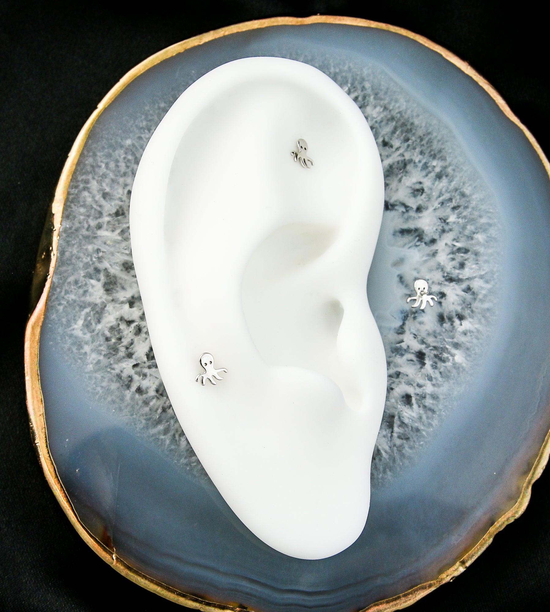 14kt All White Gold Swimming Octopus Threadless Top