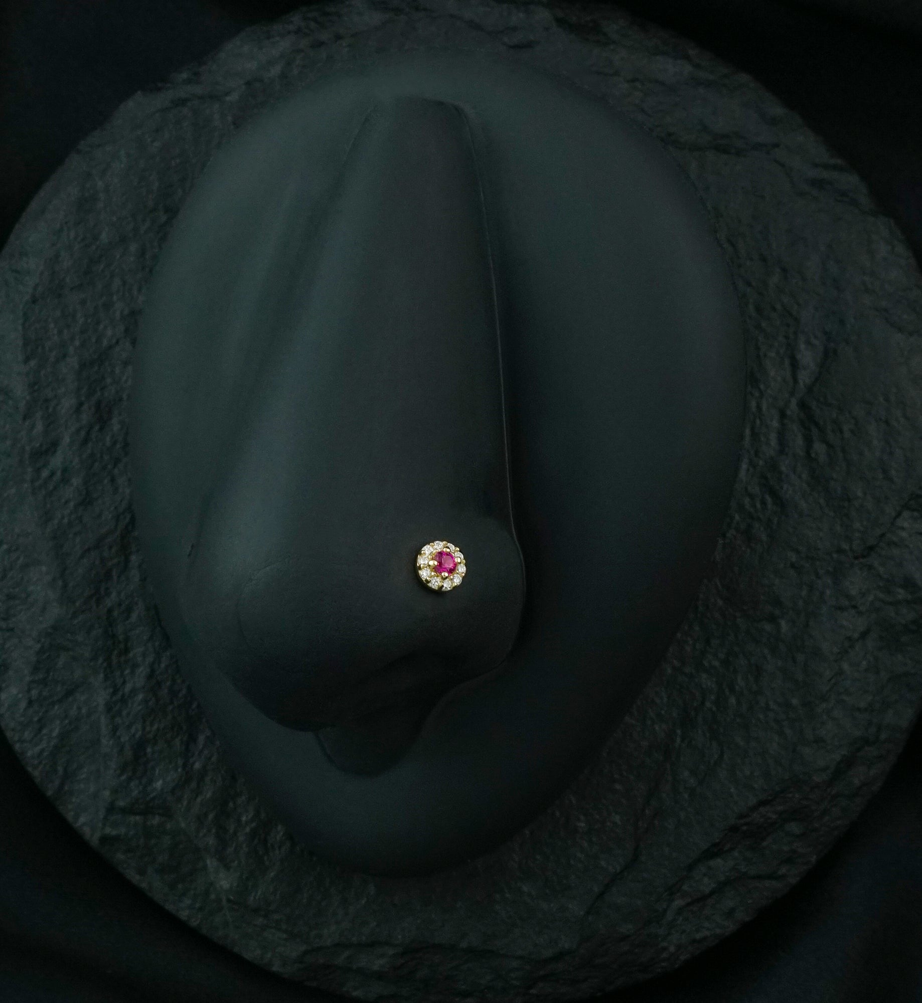 14kt Gold Disk With Red CZ L Bend Nose Ring