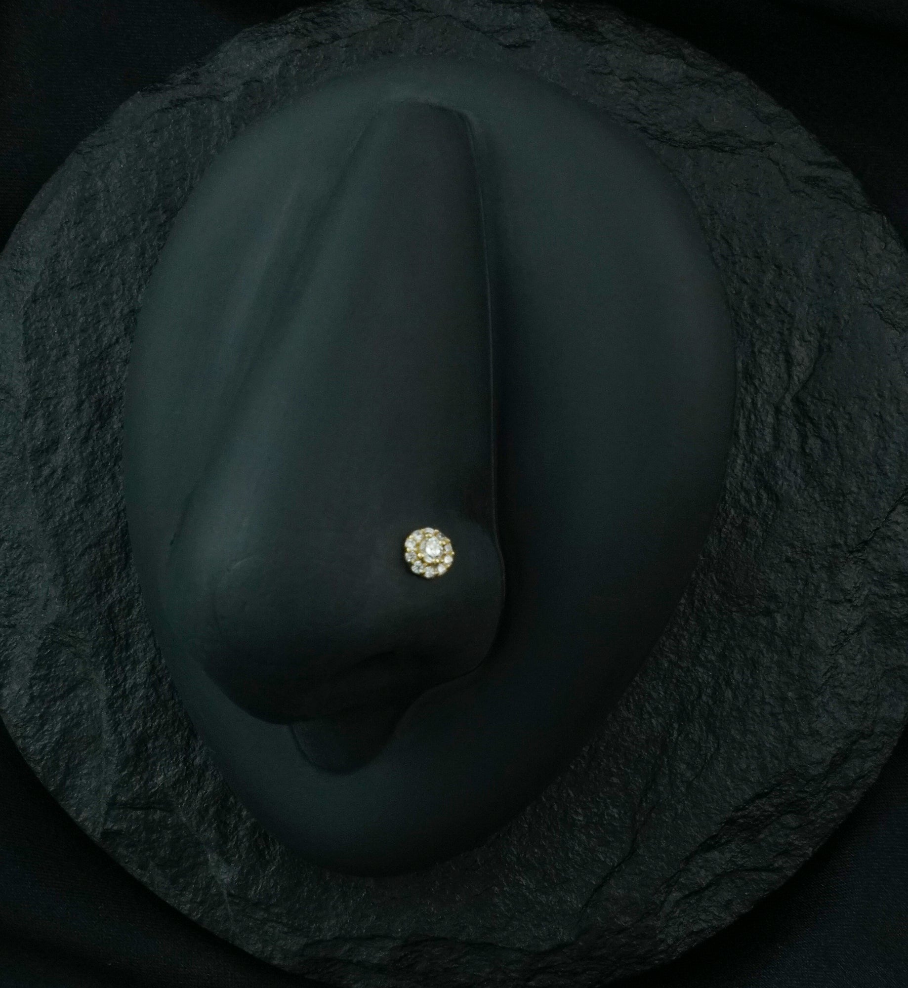 14kt Gold Disk With Clear CZ L Bend Nose Ring