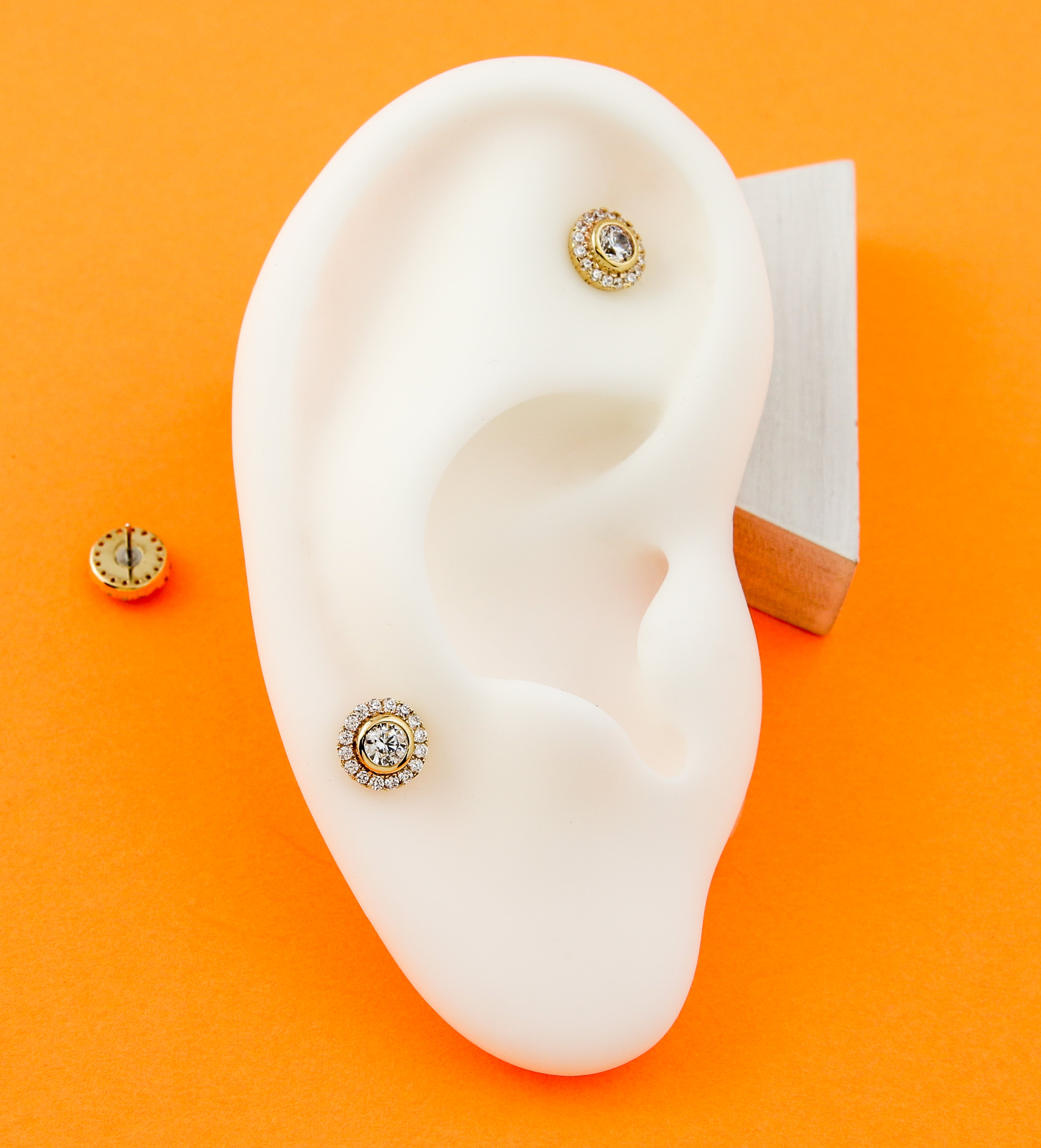 14kt Gold Halo Disk Clear CZ Threadless Top