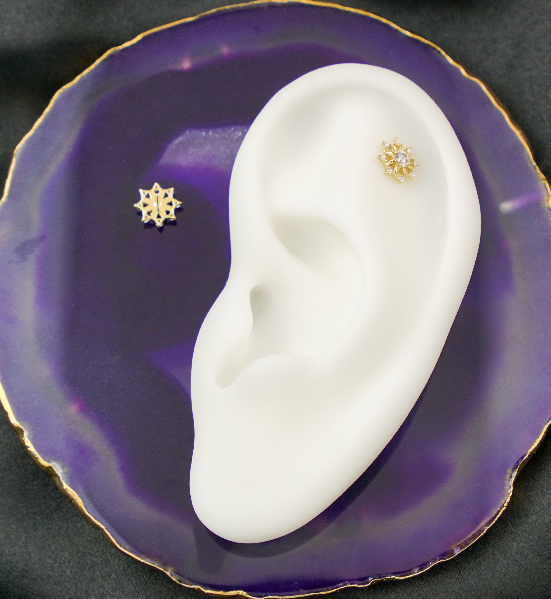 14kt Gold Interweaving Flower Clear CZ Threadless Top