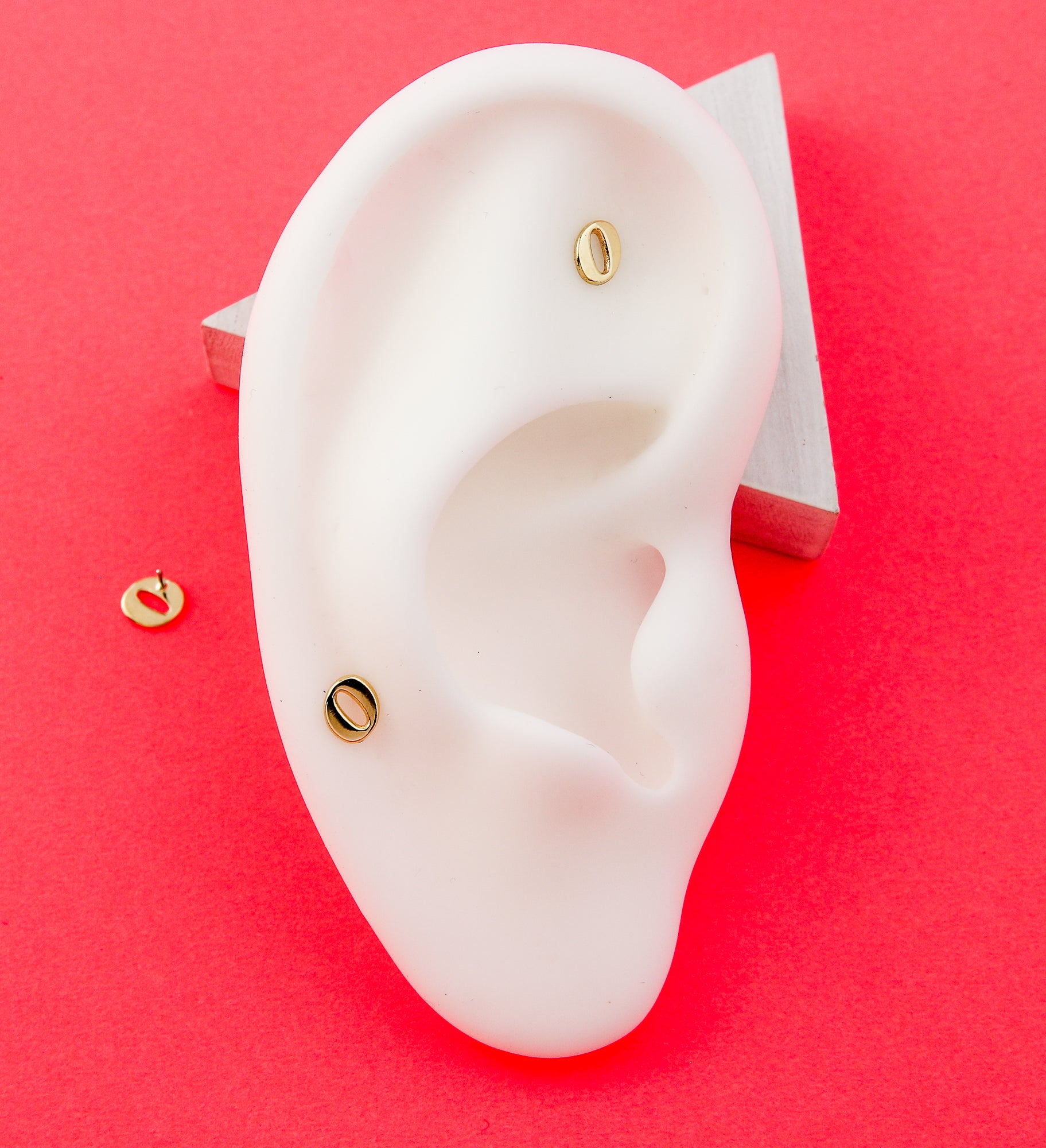 14kt Gold Letter O Threadless Top