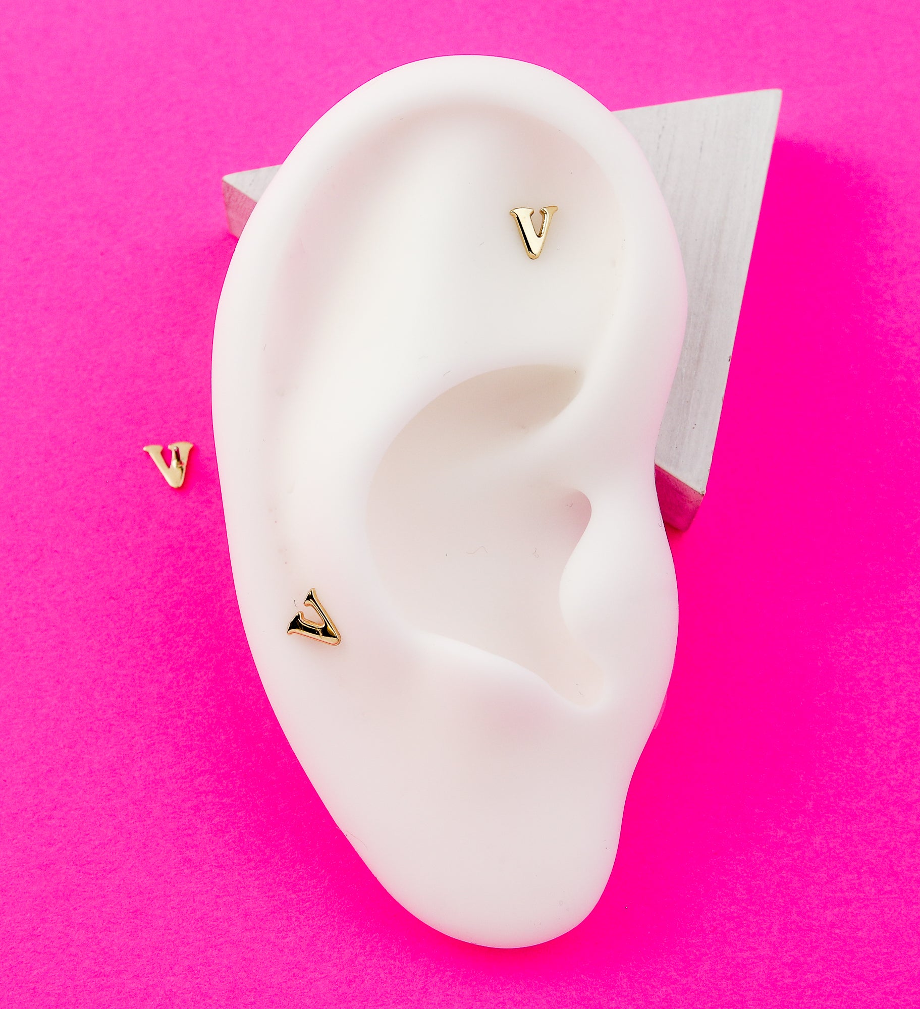 14kt Gold Letter V Threadless Top