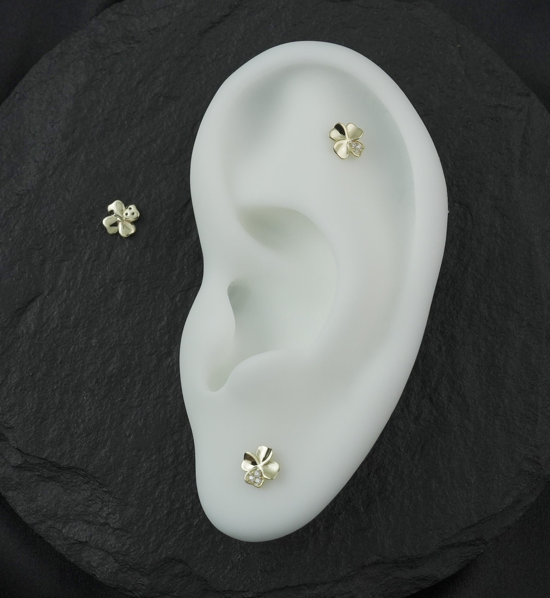 14kt Gold Lucky Clover Clear CZ Threadless Top