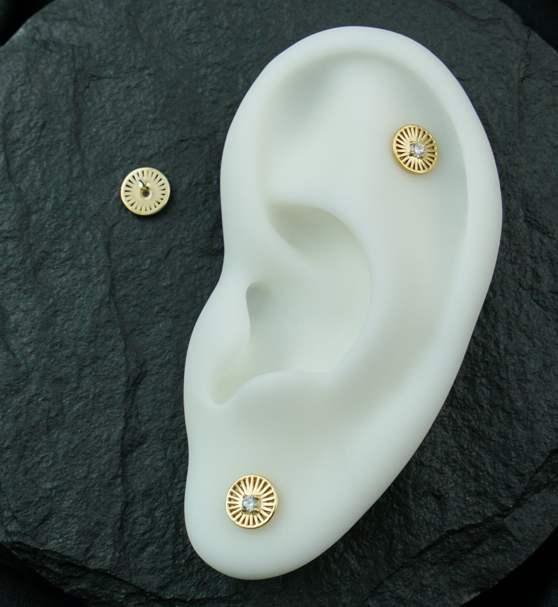 14kt Gold Round Burst Clear CZ Threadless Top