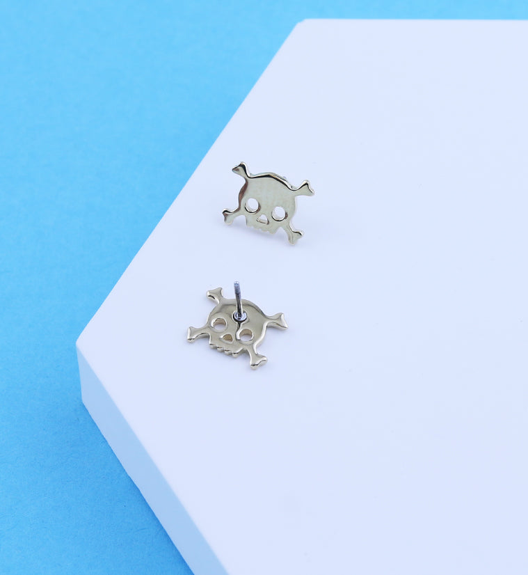 14kt Gold Skull And Crossbones Threadless Top