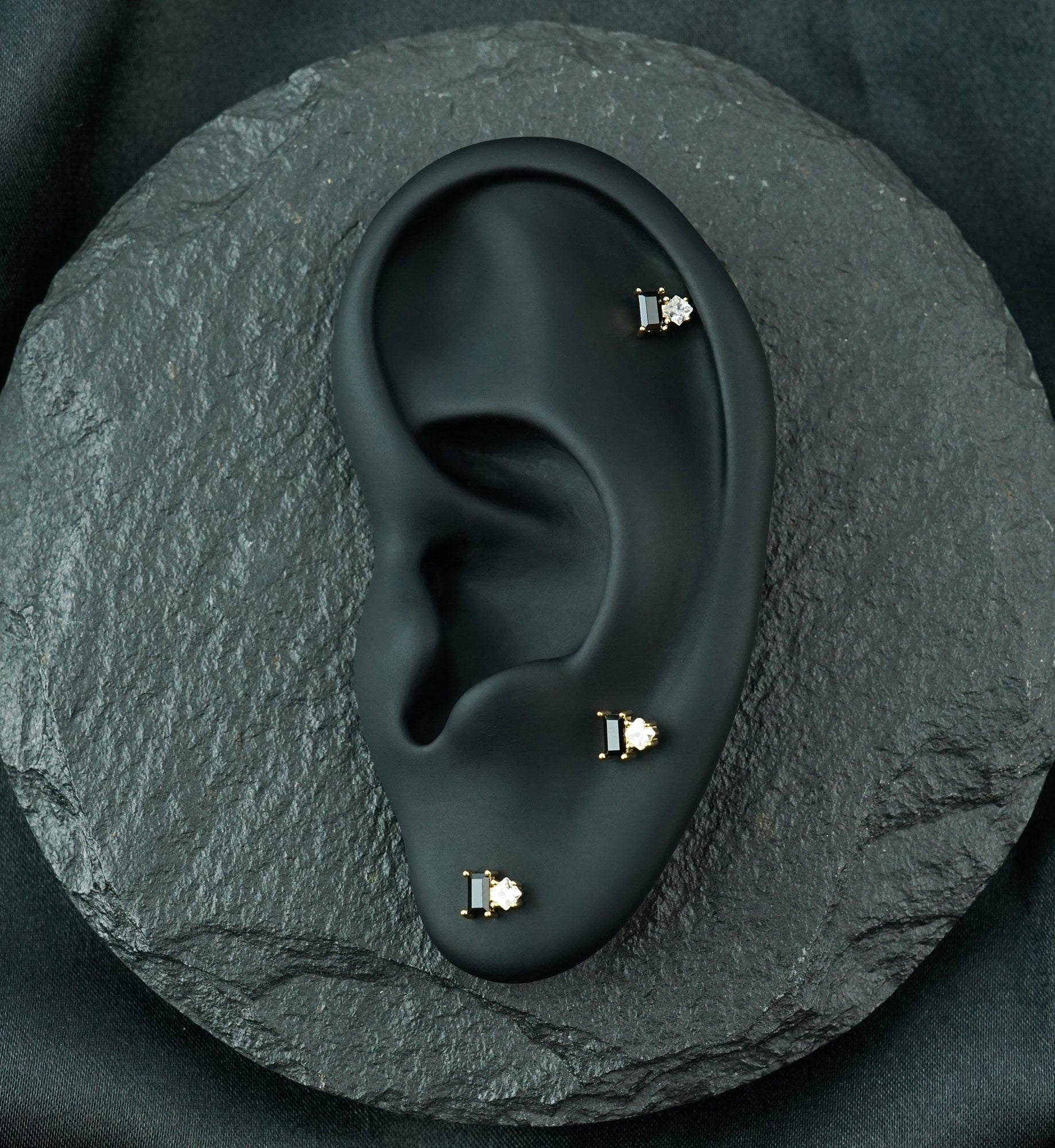 14kt Gold Tilt Black CZ Threadless Top