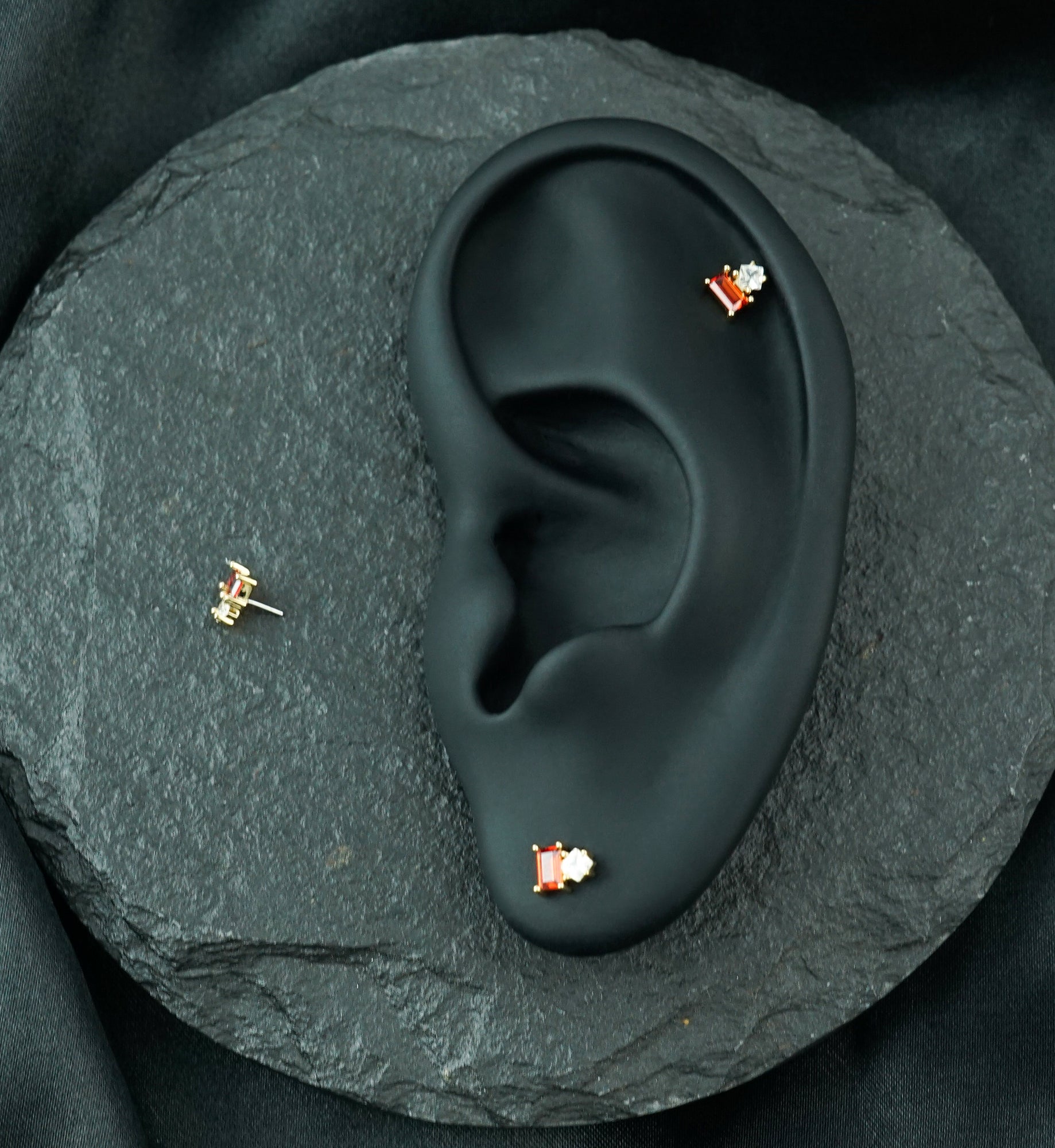 14kt Gold Tilt Garnet CZ Threadless Top