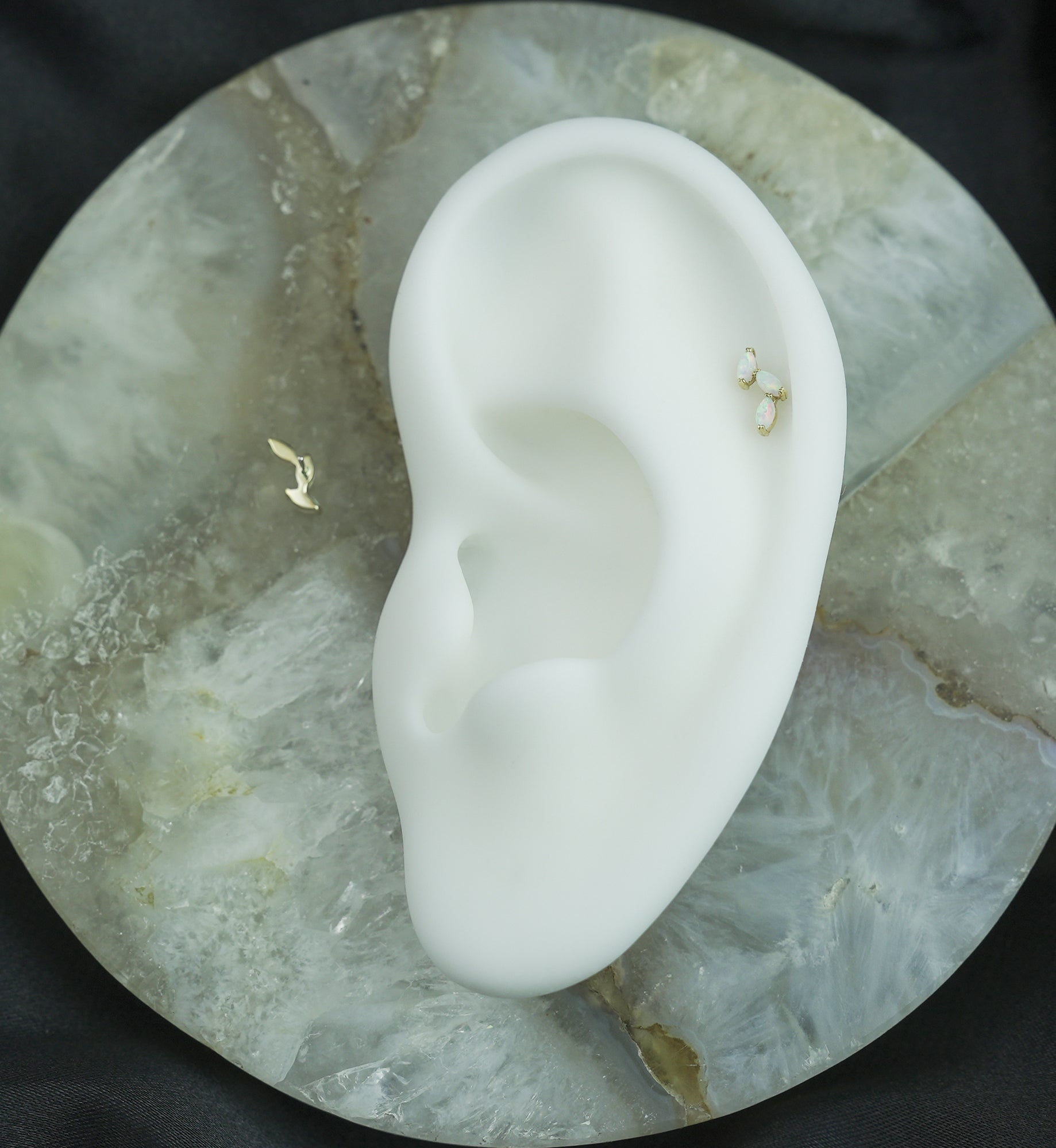 14kt Gold Triple Marquise Vine White Opalite Threadless Top