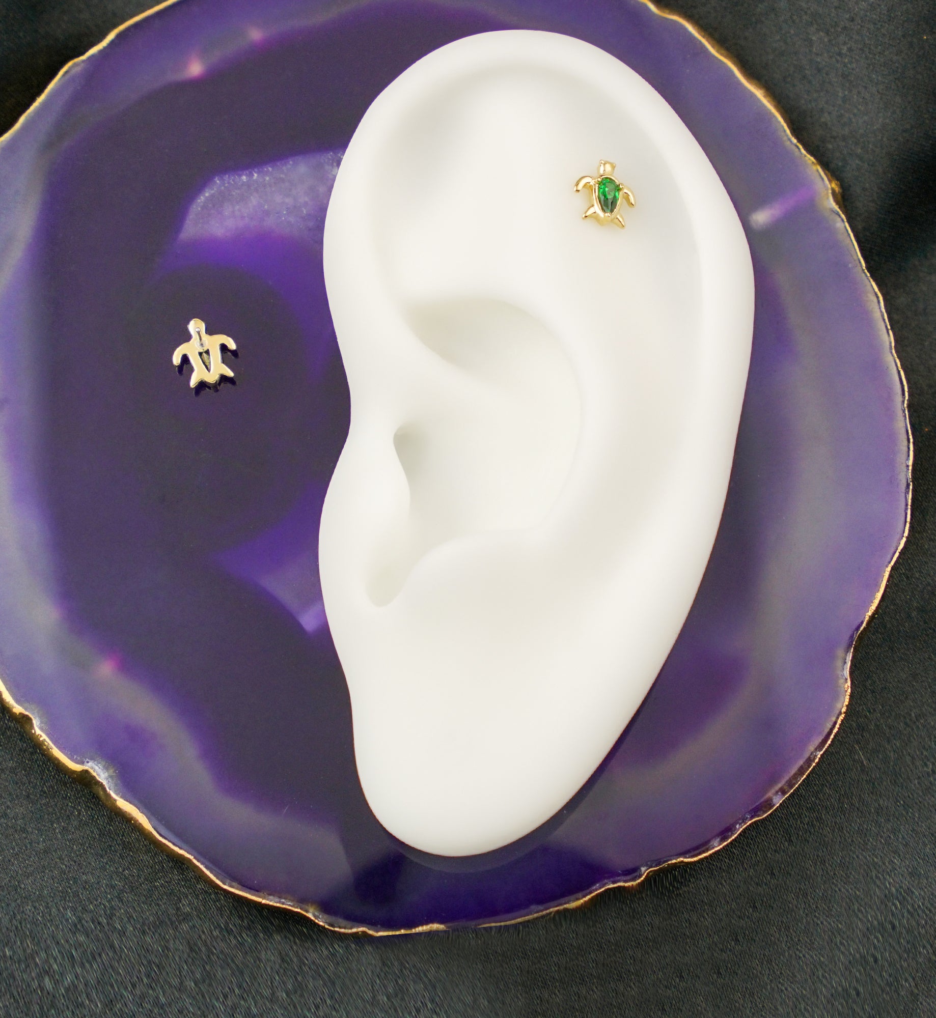 14kt Gold Turtle Teardrop Emerald CZ Threadless Top