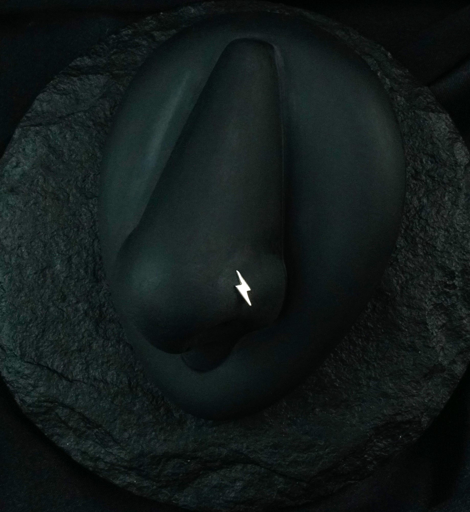 14kt White Gold Bolt Nose Screw