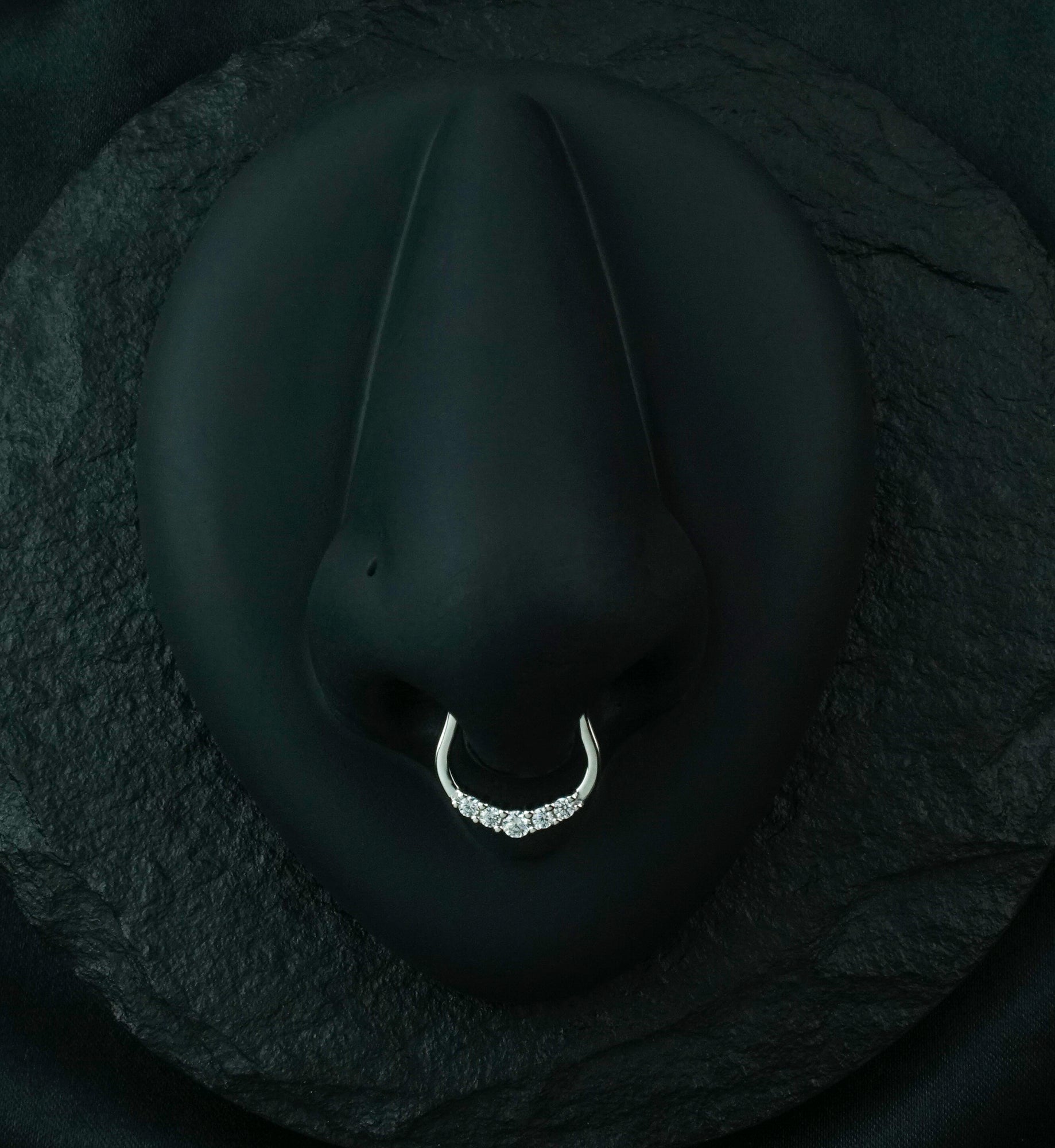 14kt White Gold Clear Quin Hinged Clicker Ring