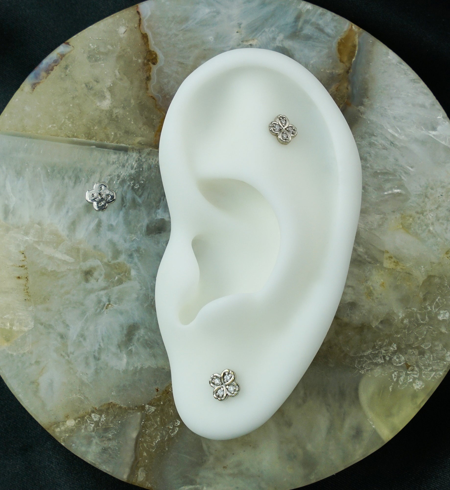 14kt White Gold Clover Clear CZ Threadless Top