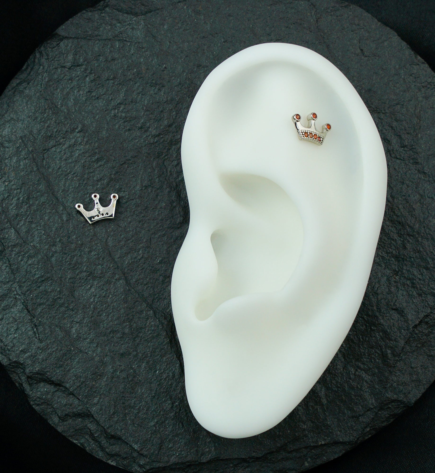 14kt White Gold Crown Garnet CZ Threadless Top