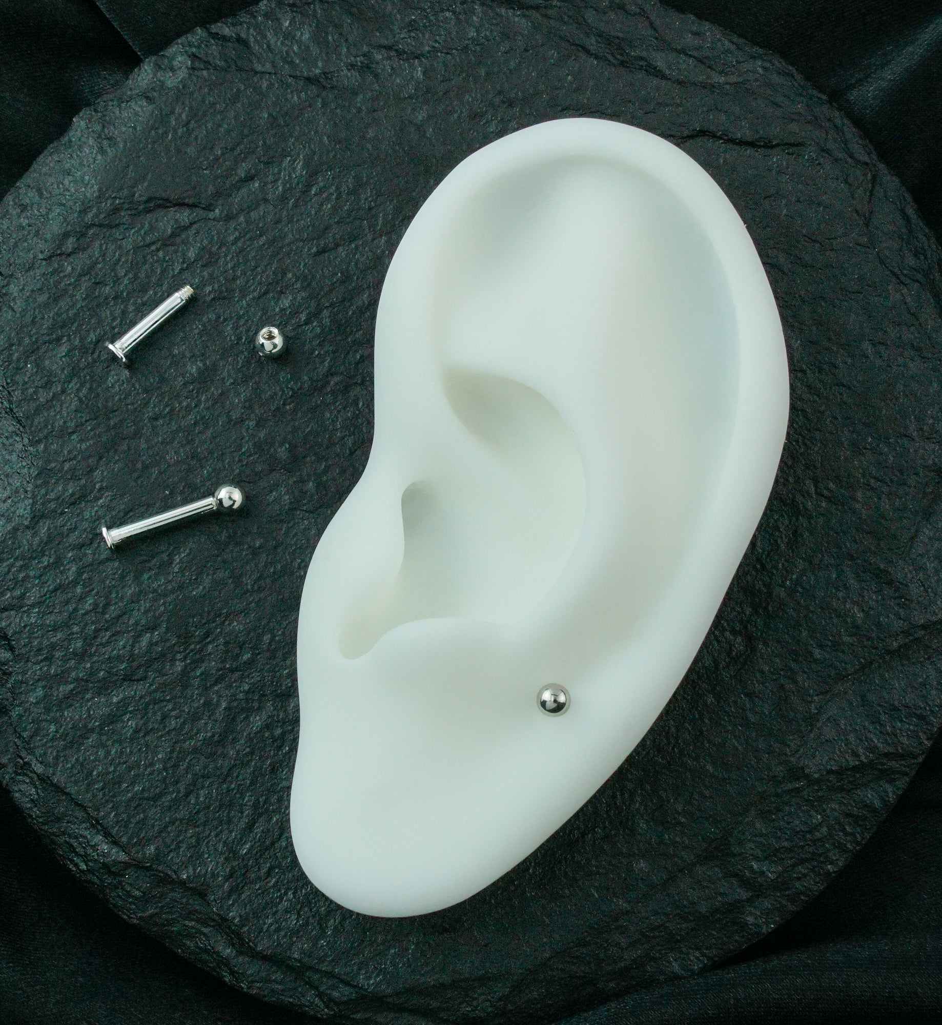 14kt White Gold Flat Back Labret Post