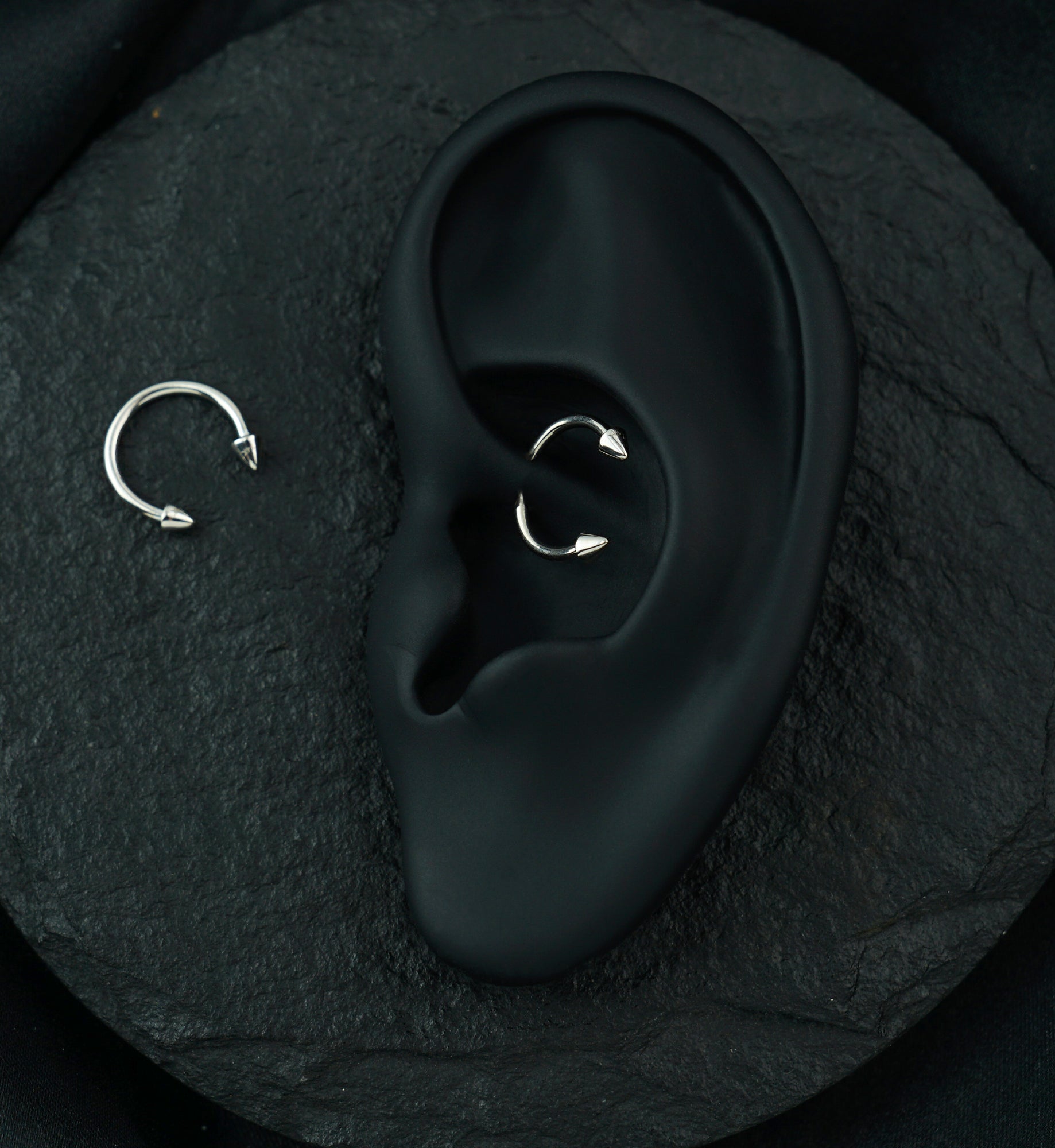 14kt White Gold Spiked Circular Barbell