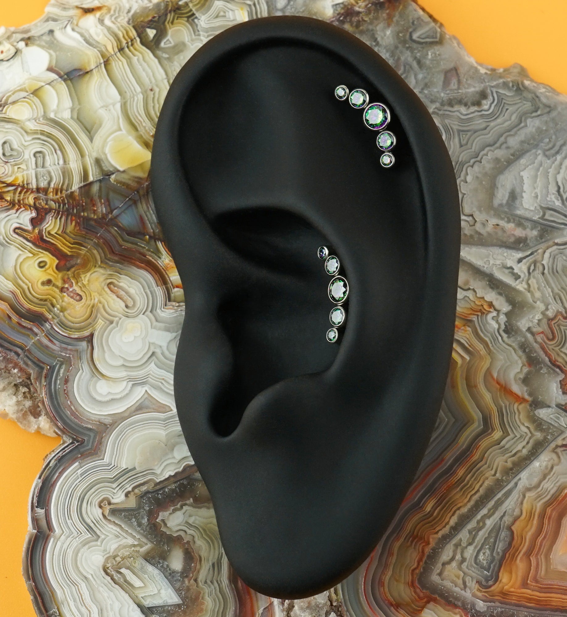 16G Black Aurora CZ Truce Top Titanium Labret