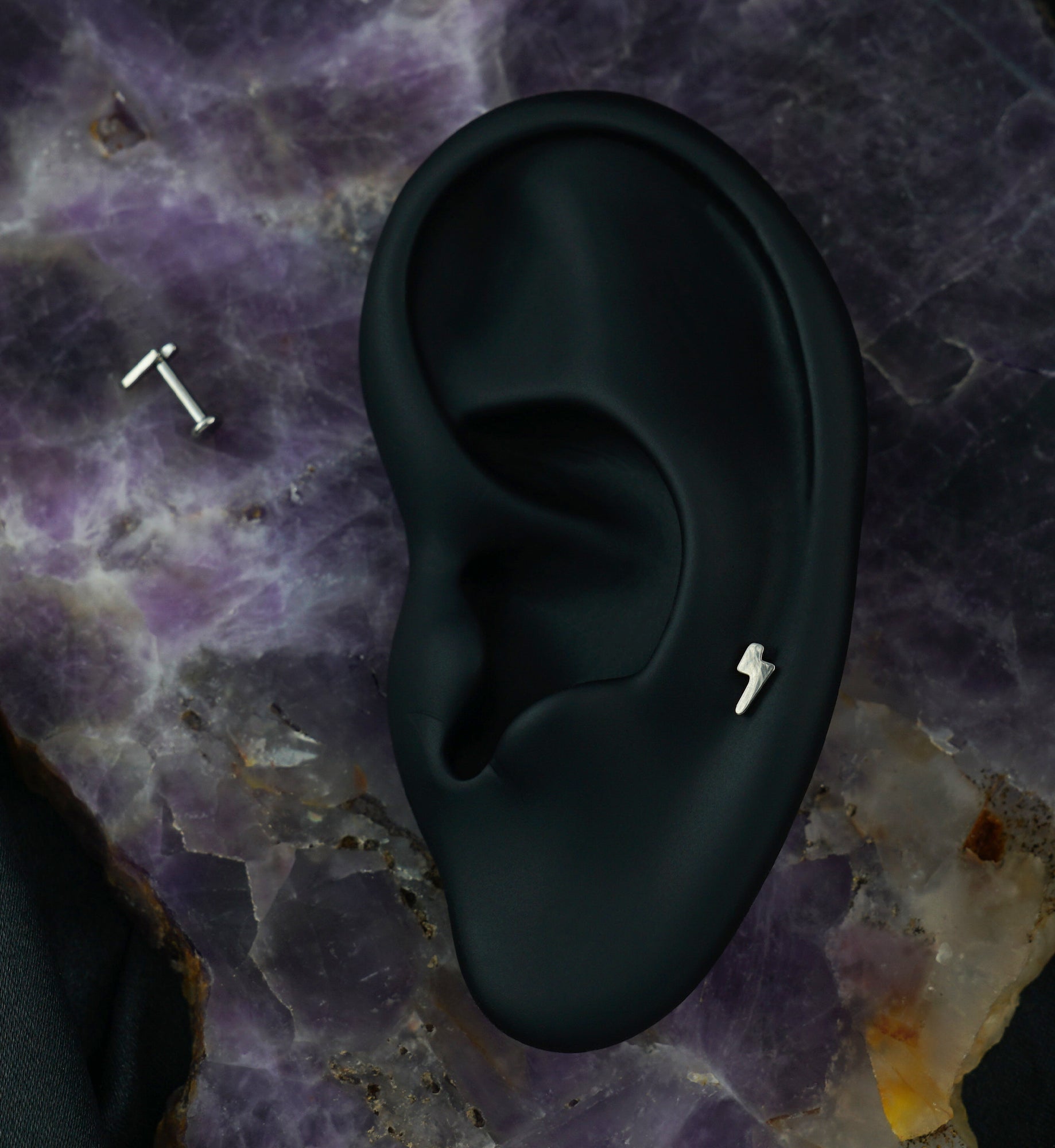 16G Electric Titanium Labret