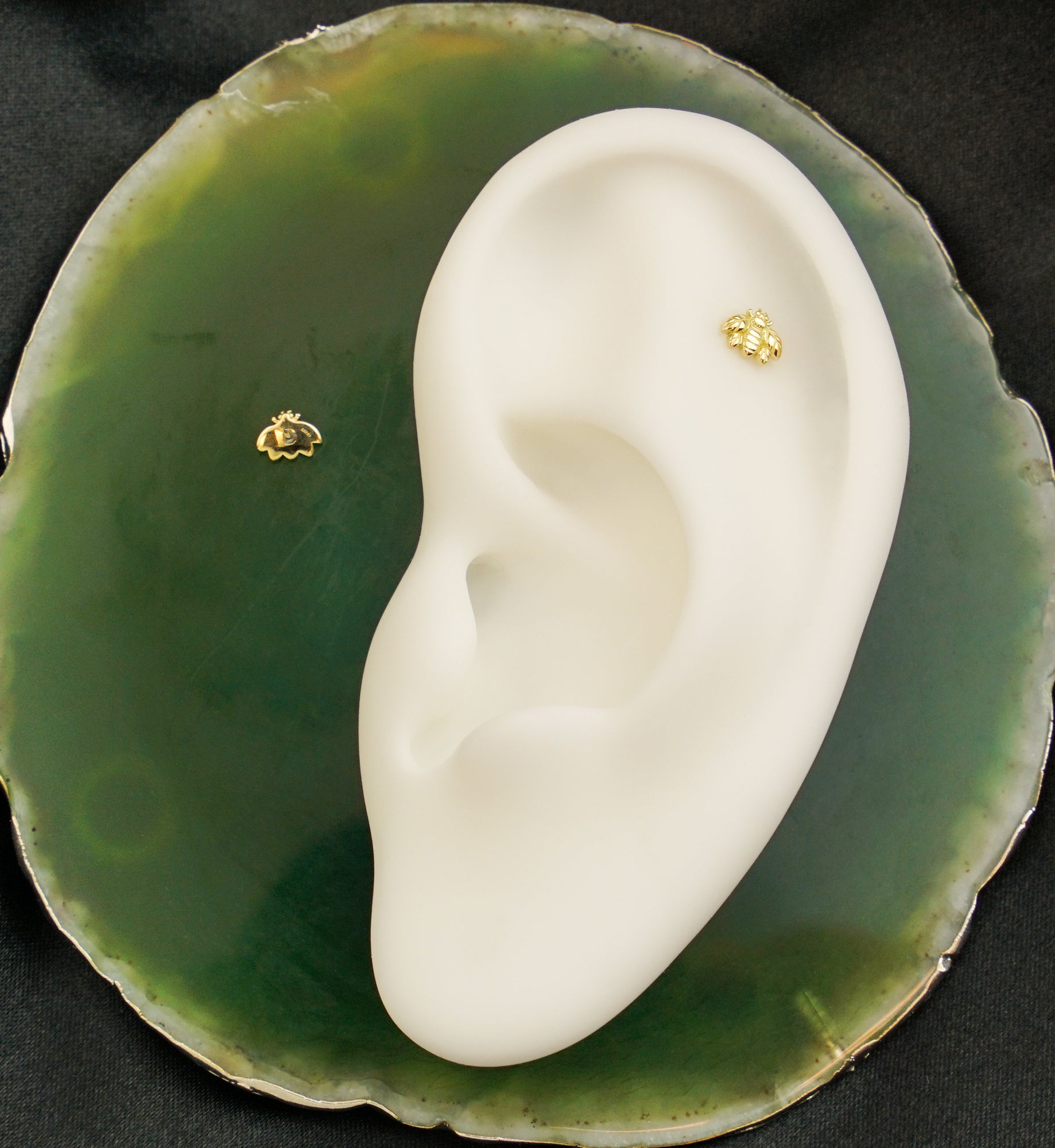 18kt Gold Mini Bee Threadless Top