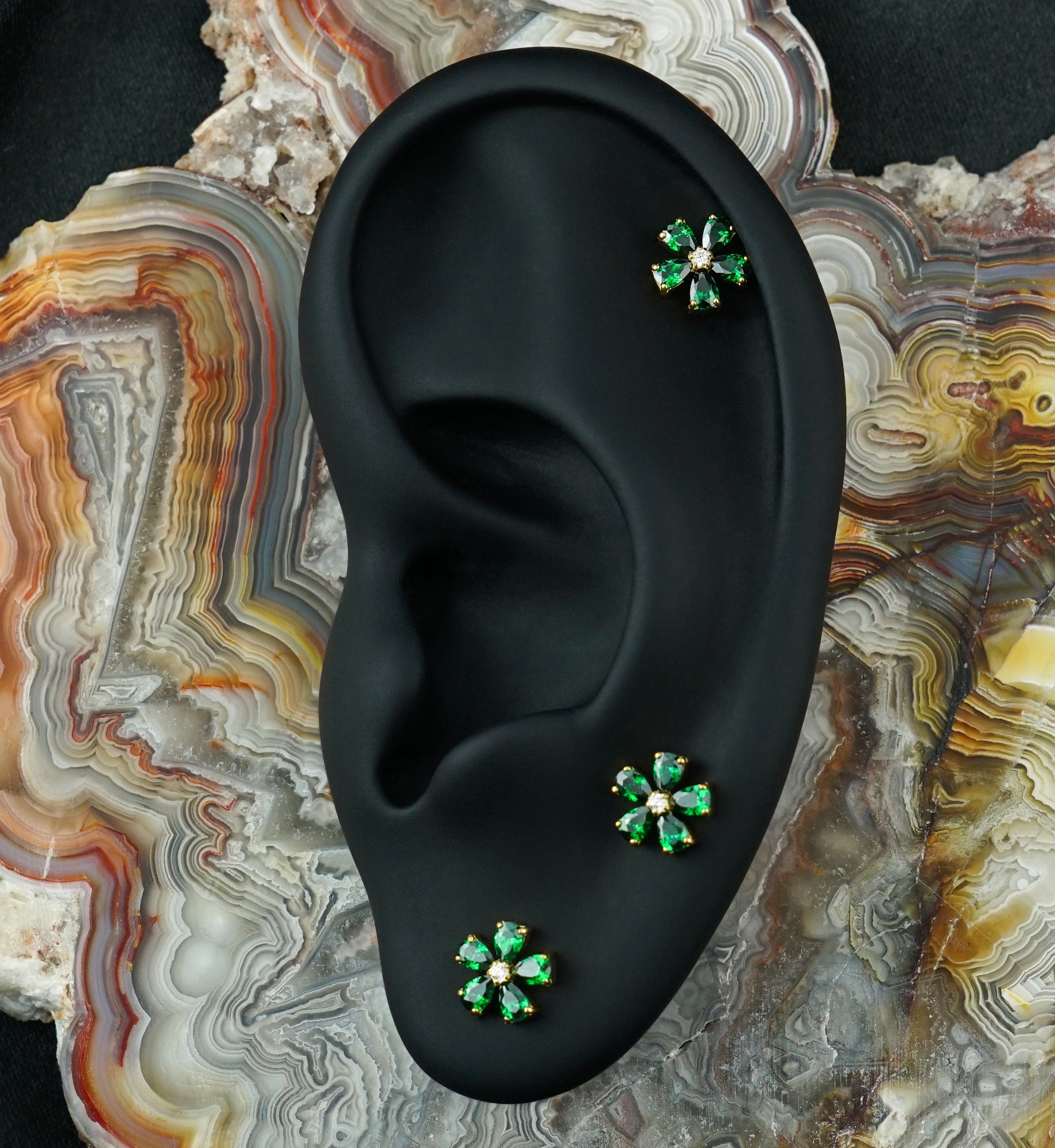 24kt Gold PVD Myosotis Emerald CZ Titanium Threadless Top
