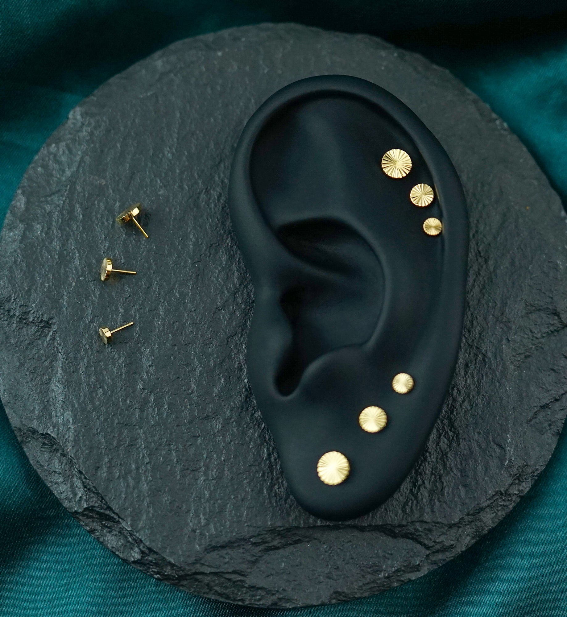 24kt Gold PVD Score Disk Titanium Threadless Top