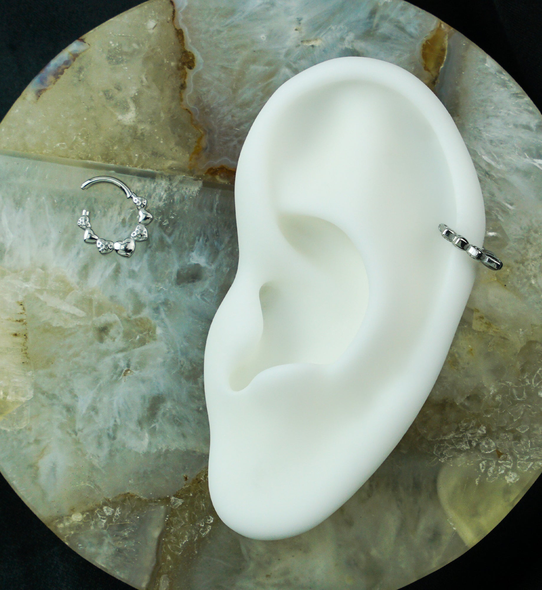 Alternating Hammer Heart Stainless Steel Hinged Segment Ring