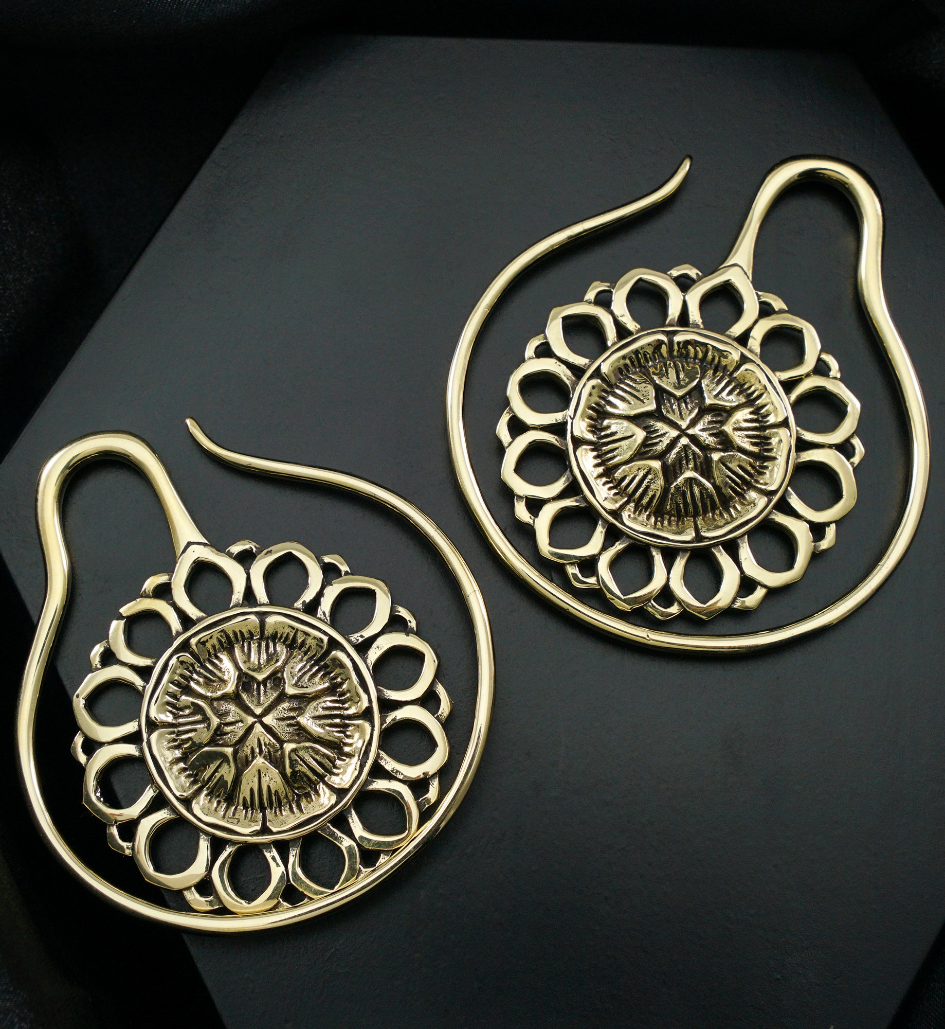 Amaryllis Brass Ear Weights