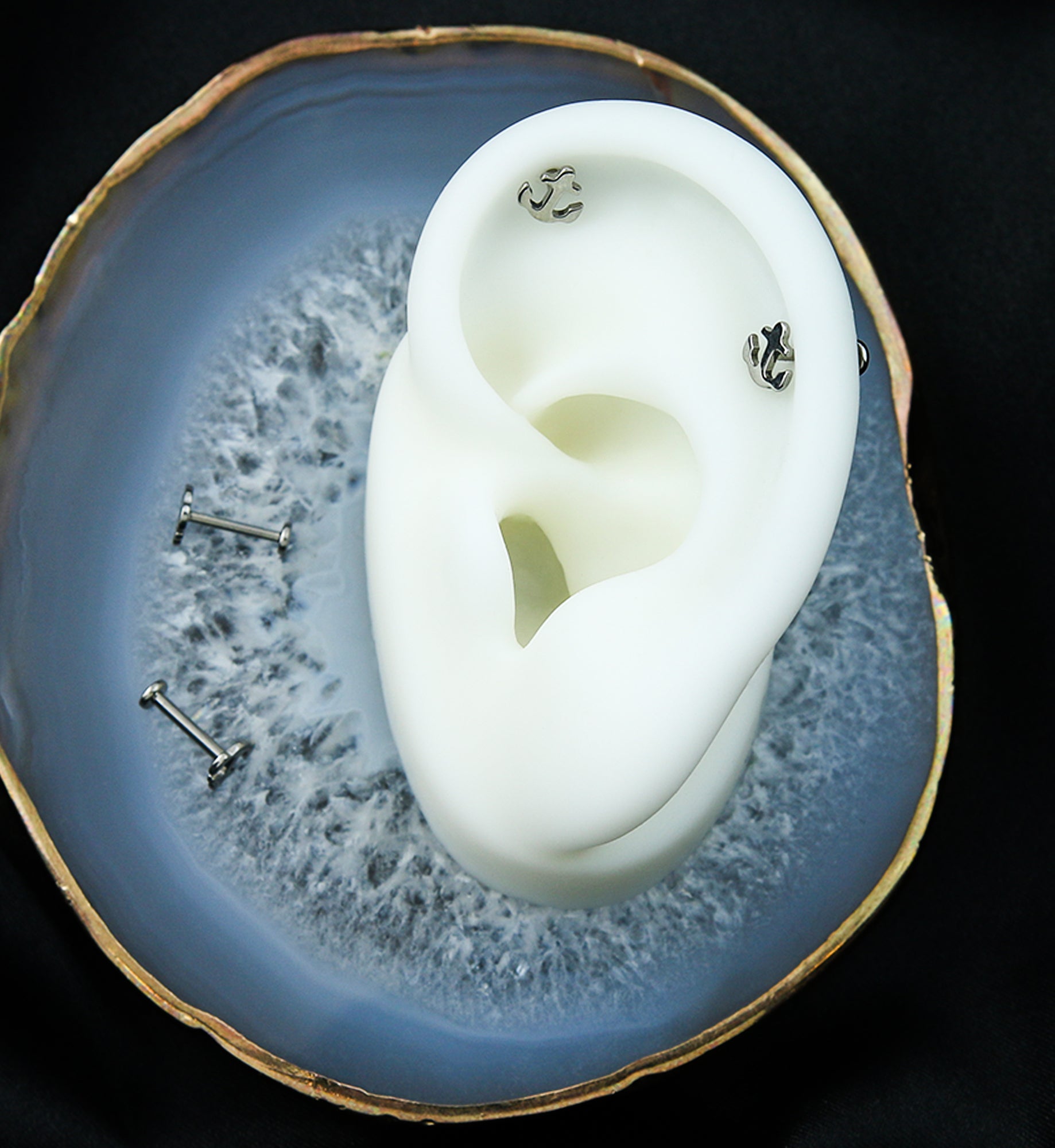 Flat Anchor Titanium Threadless Labret