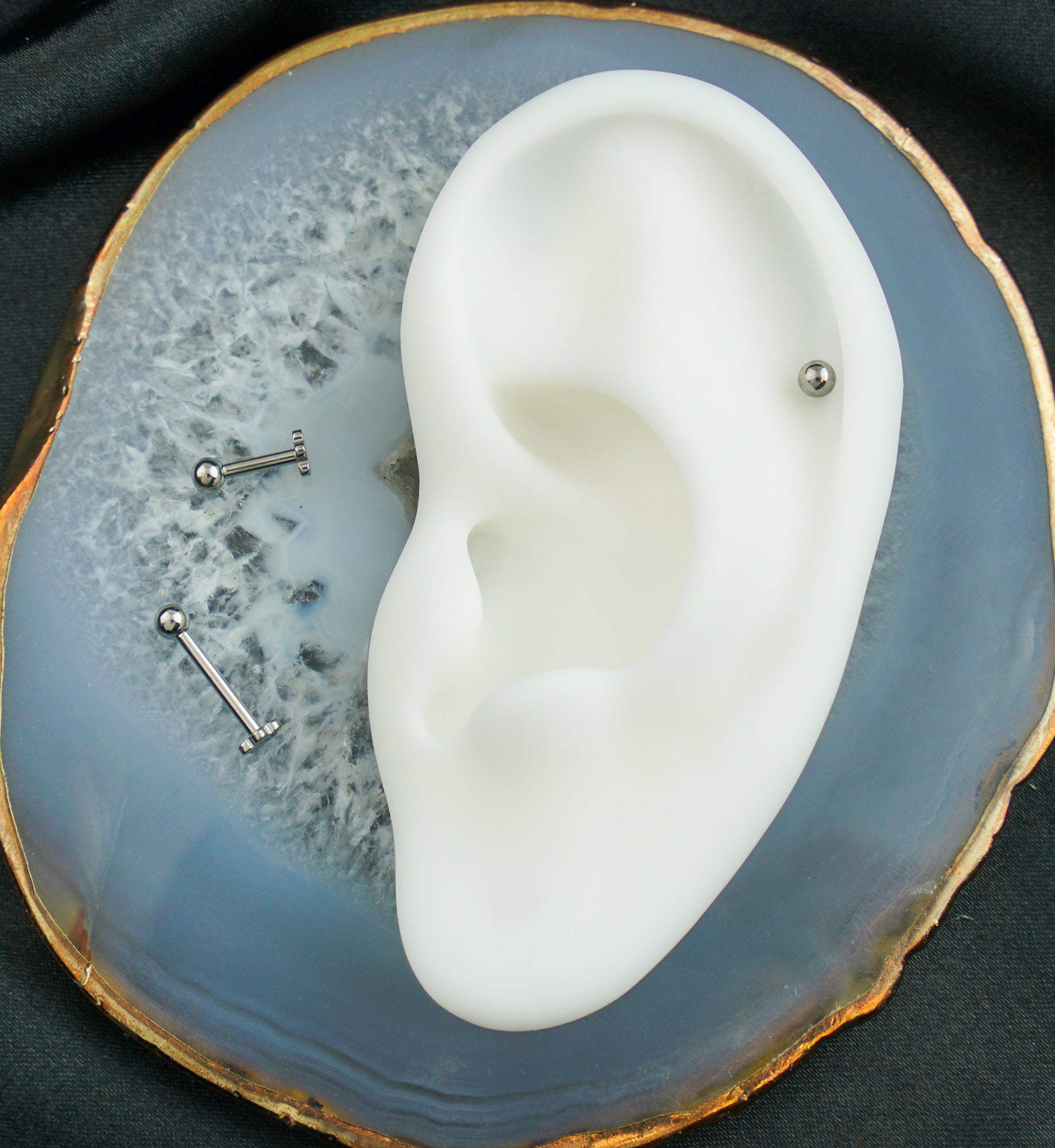 Ball Top Internally Threaded Titanium Flower Back Labret