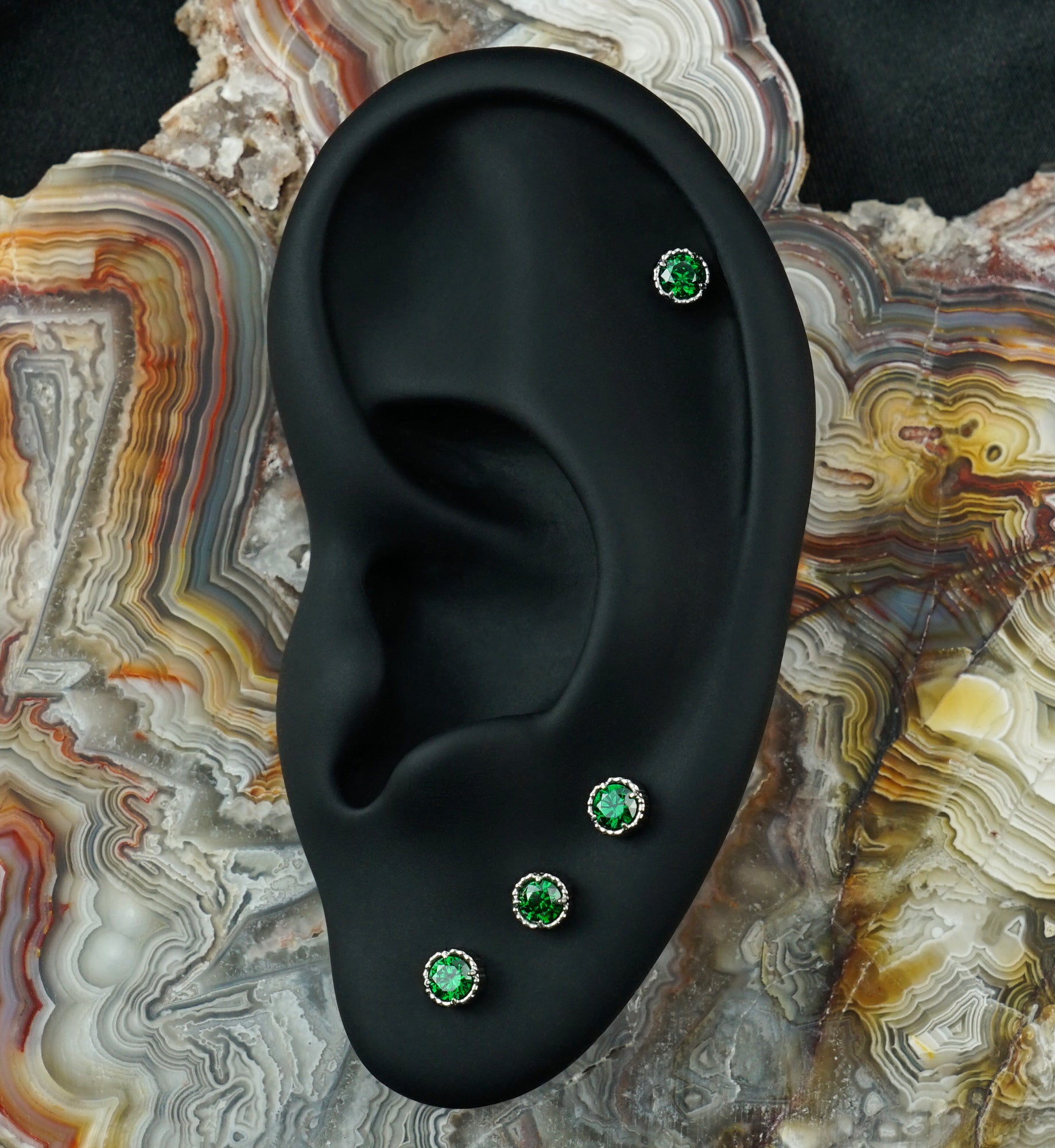 Beaded Bezel Emerald CZ Titanium Threadless Top