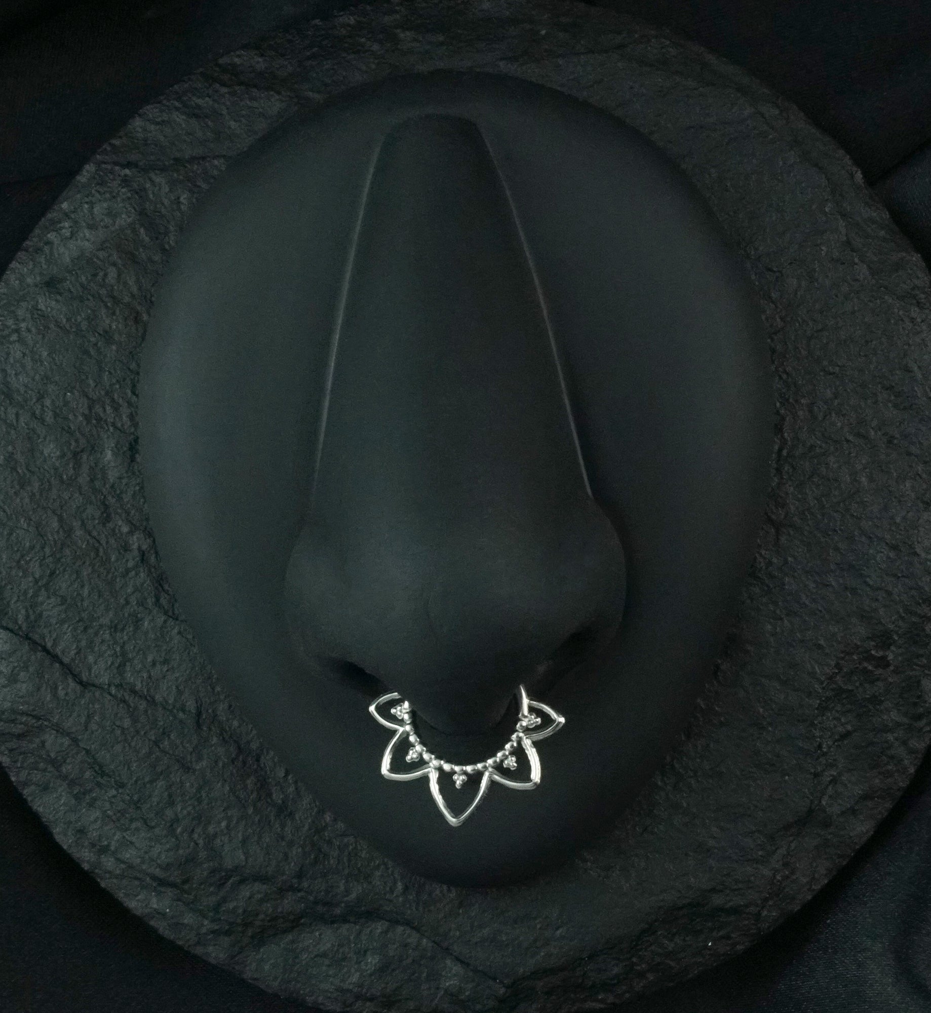 Beaded Fan Hinged Segment Ring