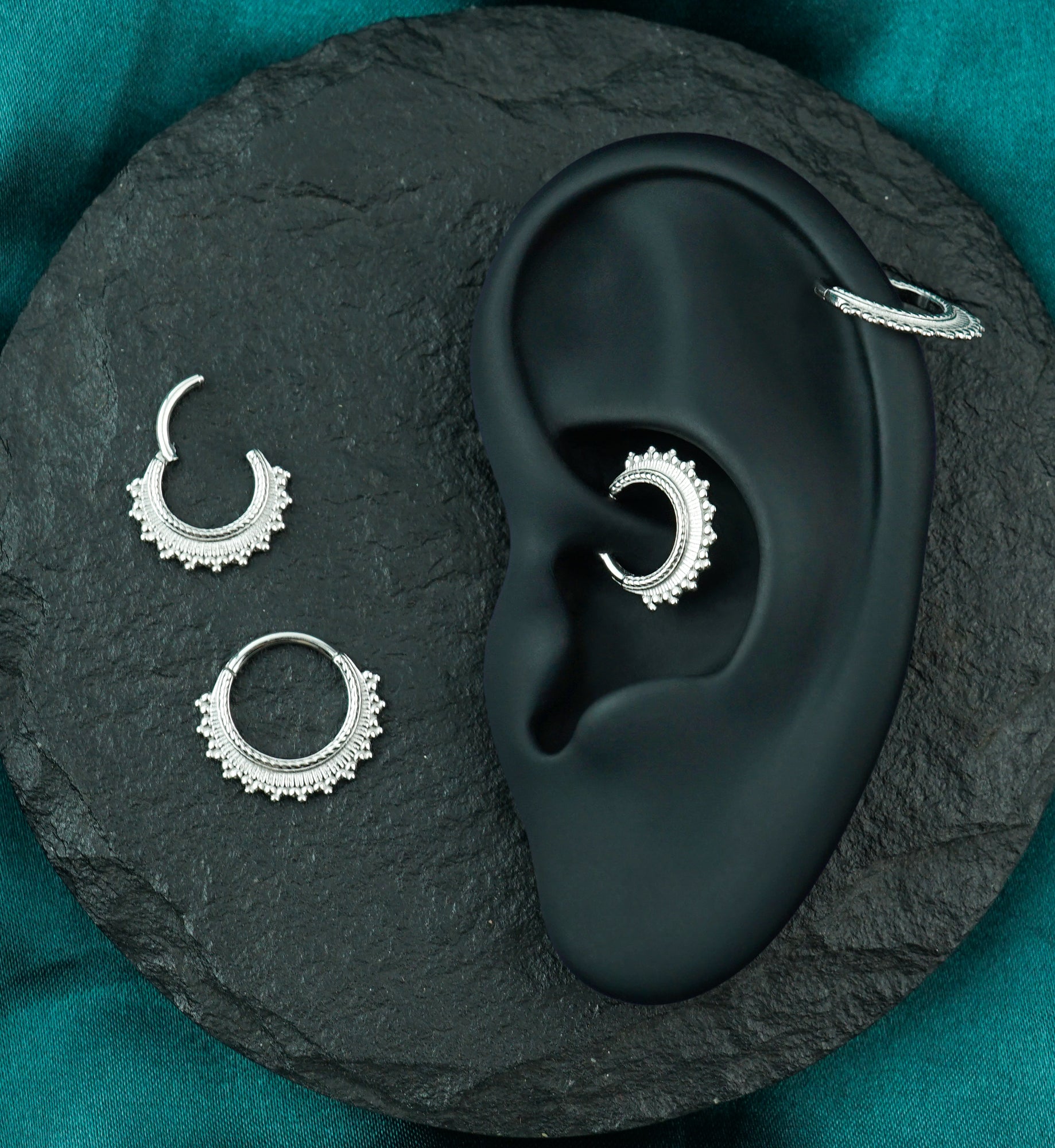 Beaded Ridge Stainless Steel Hinged Segment Ring