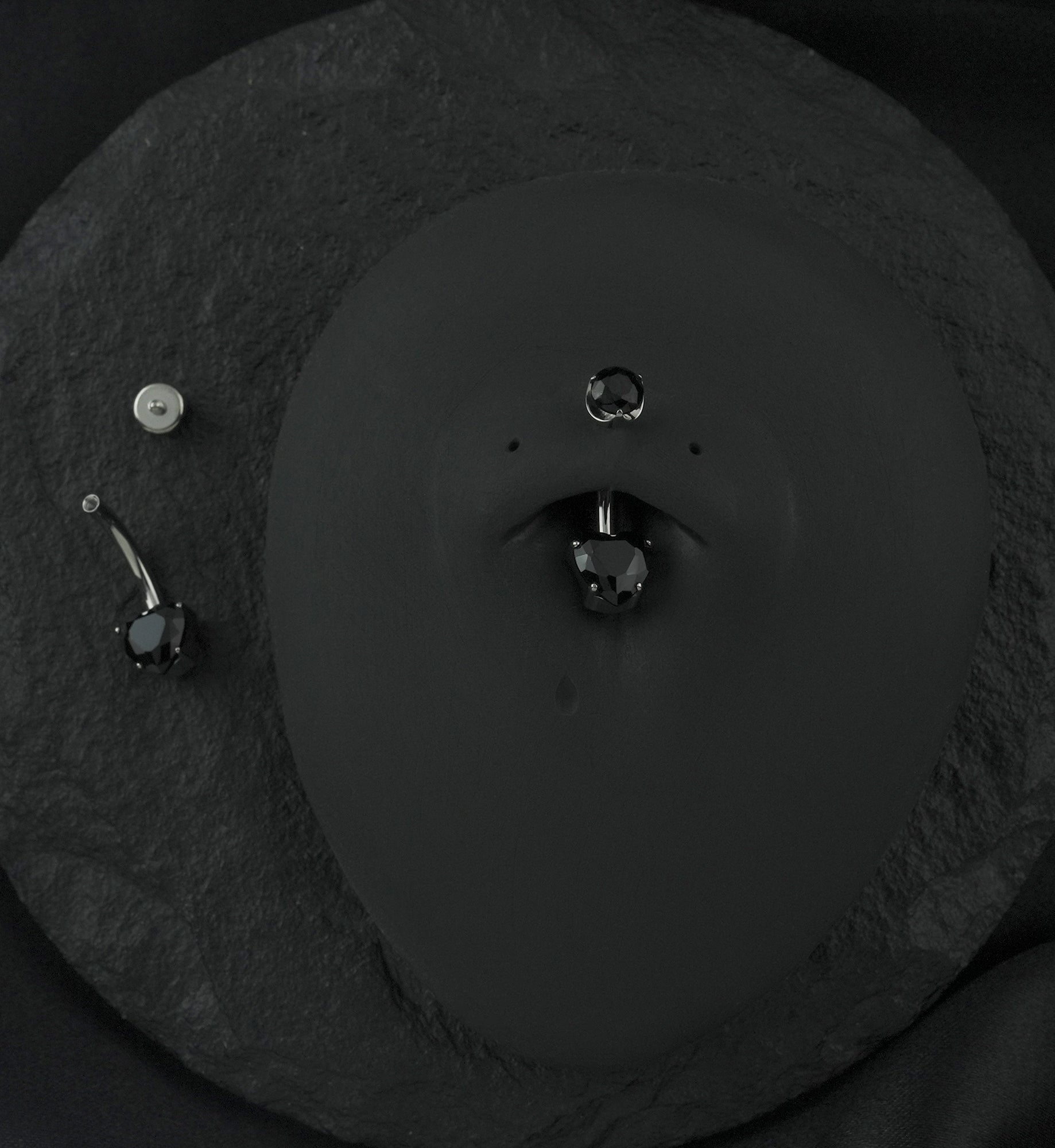 Black Agate Stone Heart Internally Threaded Titanium Belly Button Ring