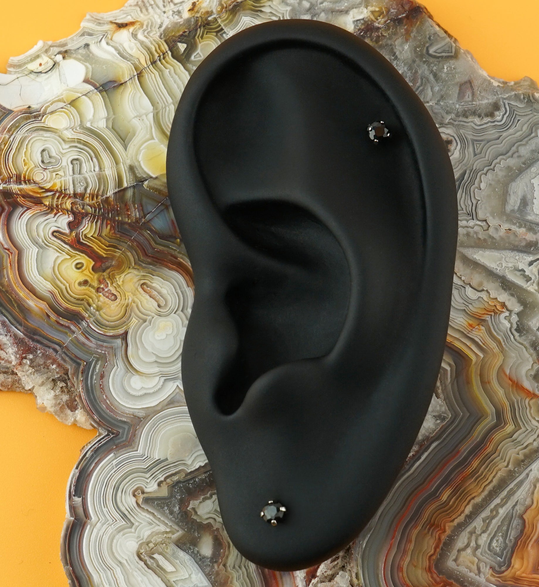 Black CZ Prong Internally Threaded Mini Disc Labret