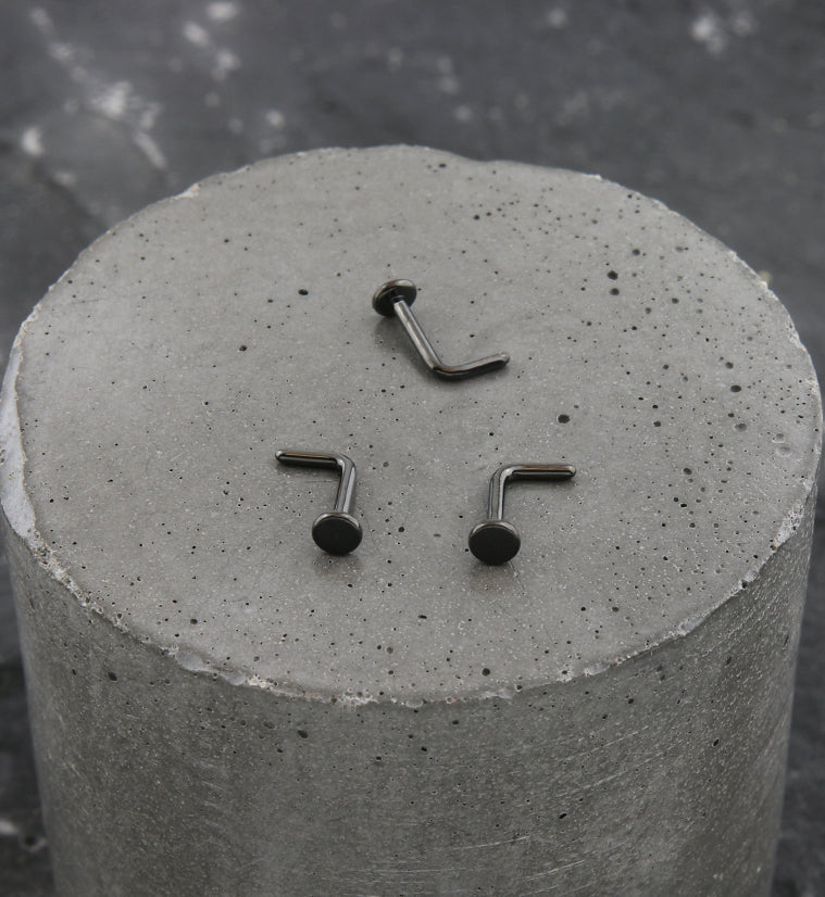 Black PVD Flat Disk Top L Bend Titanium Nose Ring