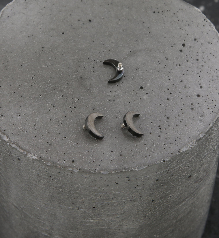 Black PVD Half Moon Titanium Internally Threaded Top