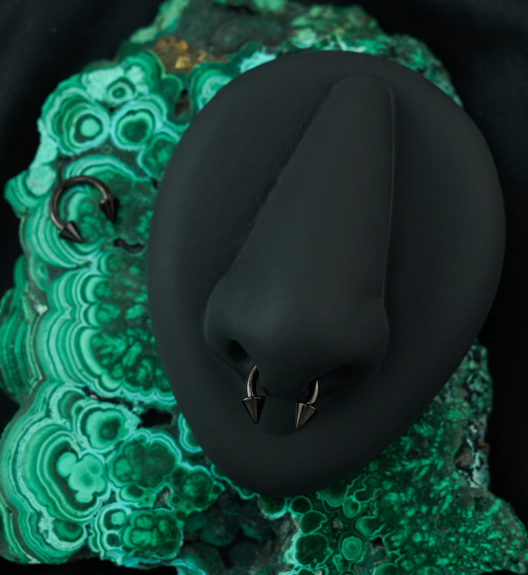 Black PVD Spike Internally Threaded Titanium Circular Barbell