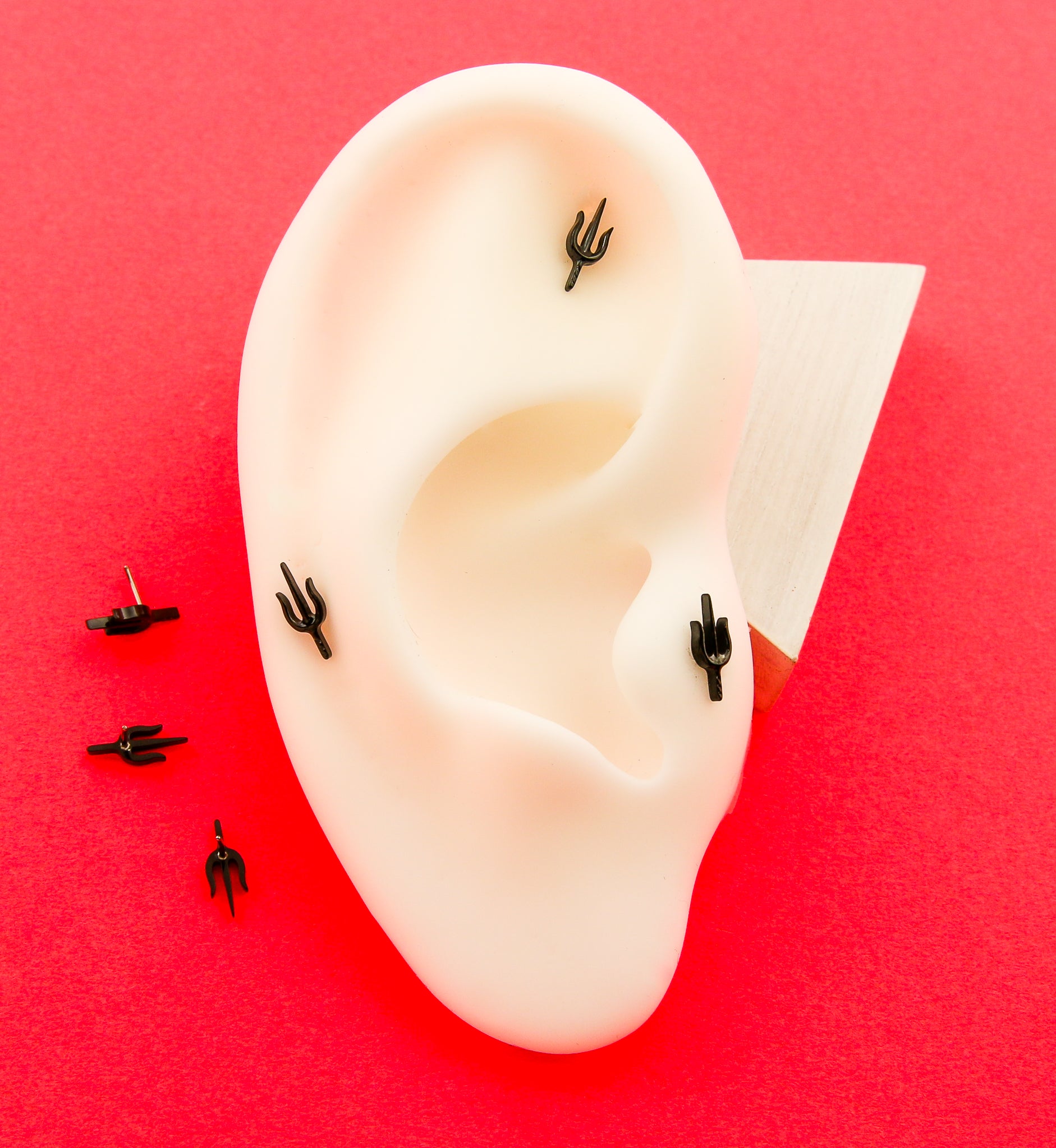 Black PVD Trident Titanium Threadless Top