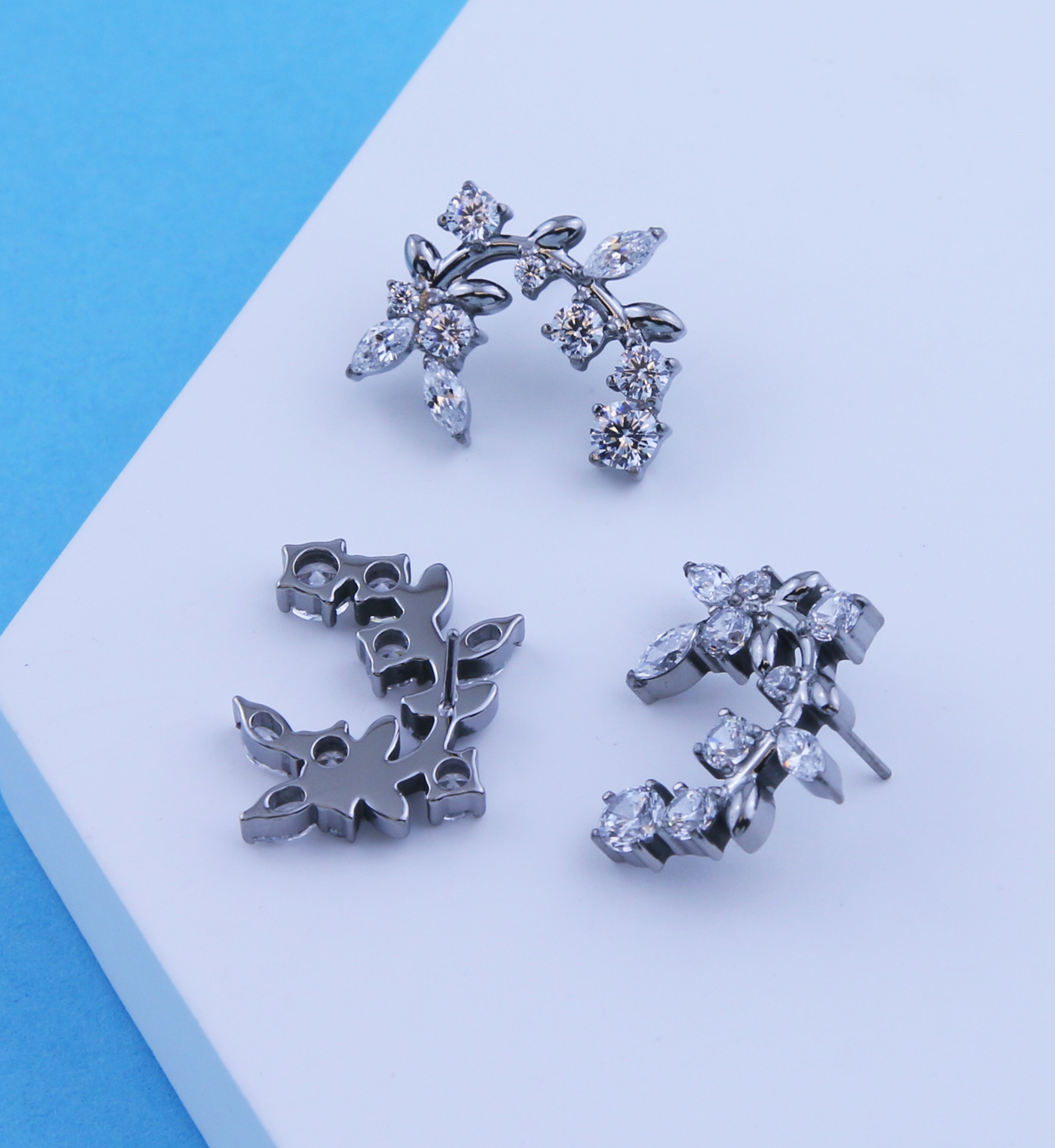 Blooming Vine Clear CZ Titanium Threadless Top