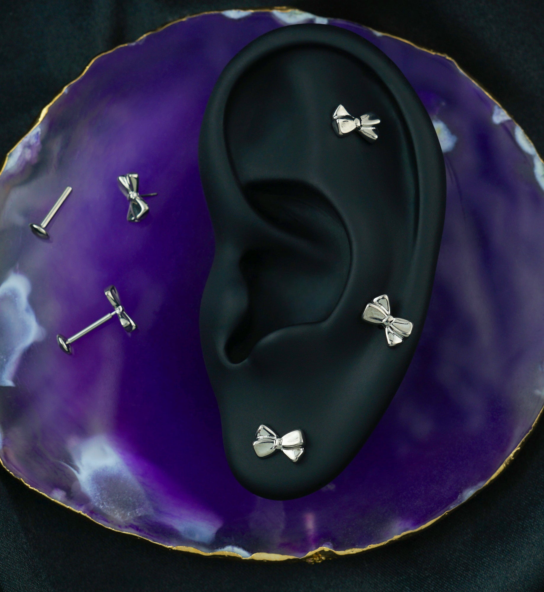 Bow Threadless Titanium Convex Disk Labret