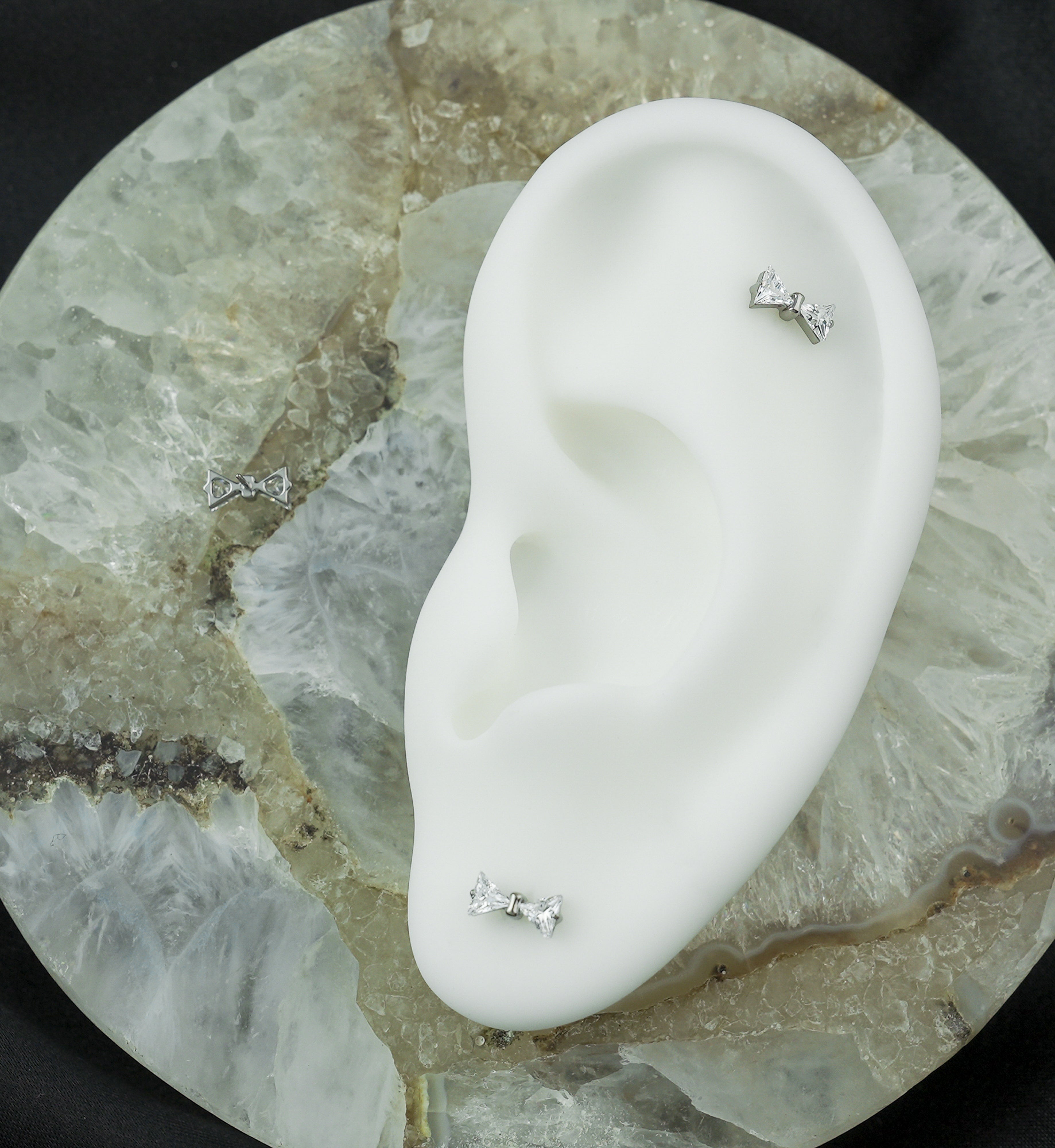 Bowtie Clear CZ Titanium Threadless Top