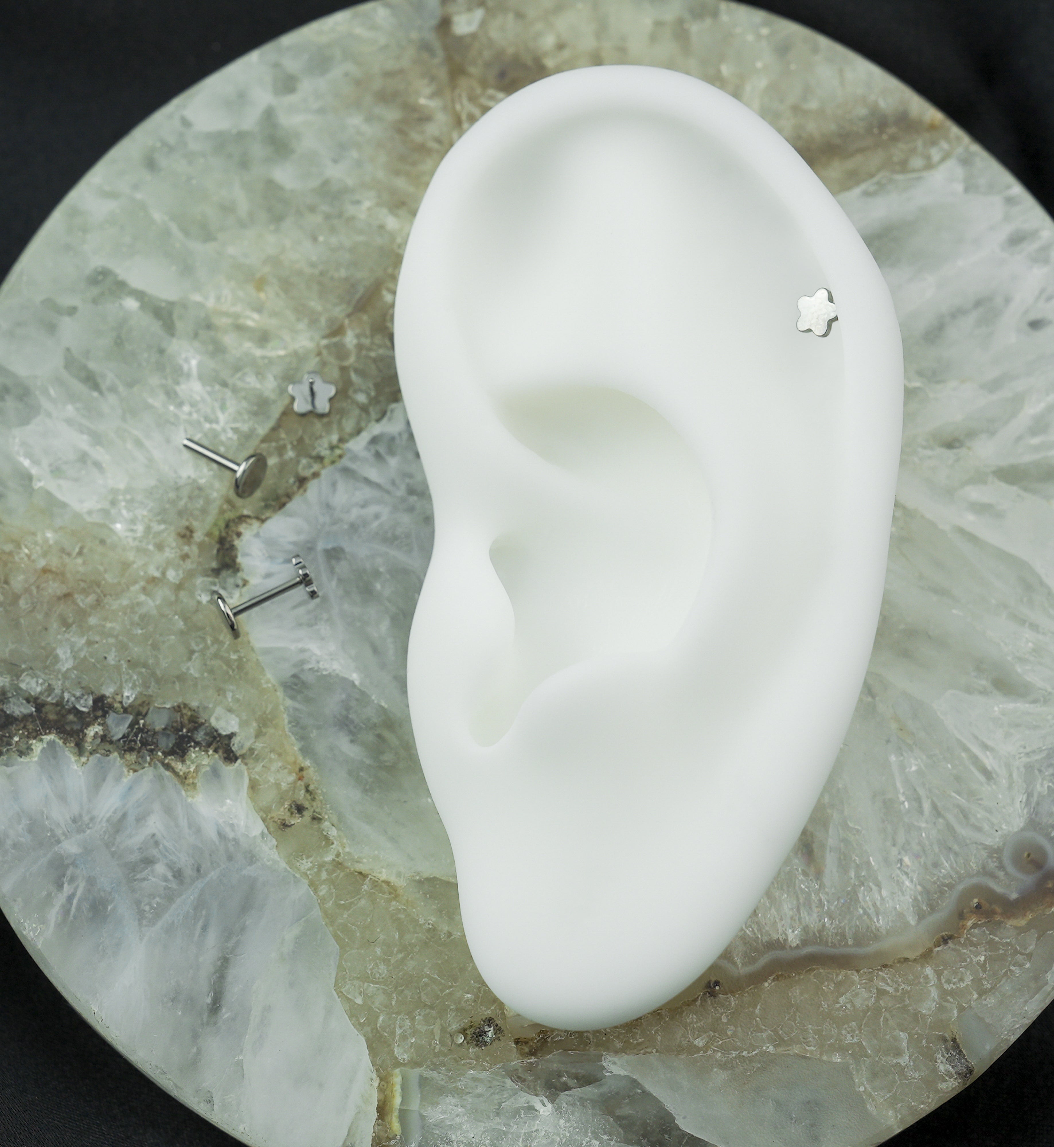 Bubble Flower Threadless Titanium Flat Disk Labret