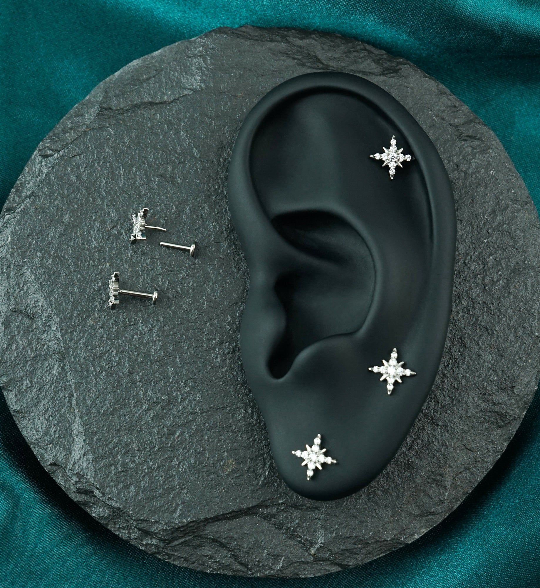 Compass Rose Clear CZ Titanium Threadless Labret