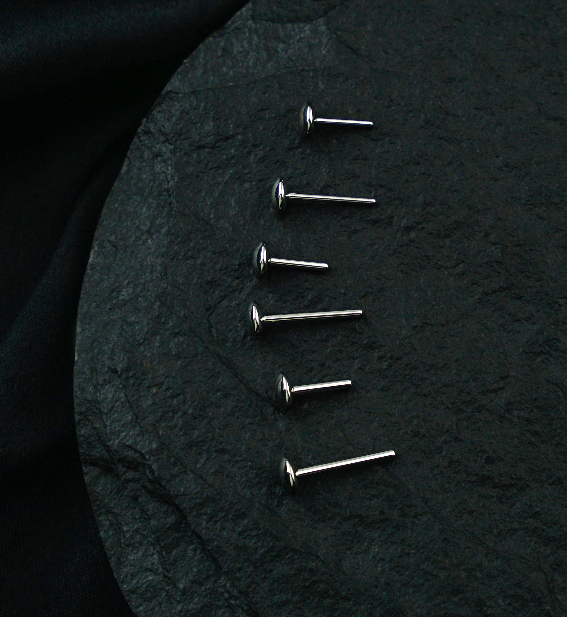 Convex Base Titanium Threadless Labret Post