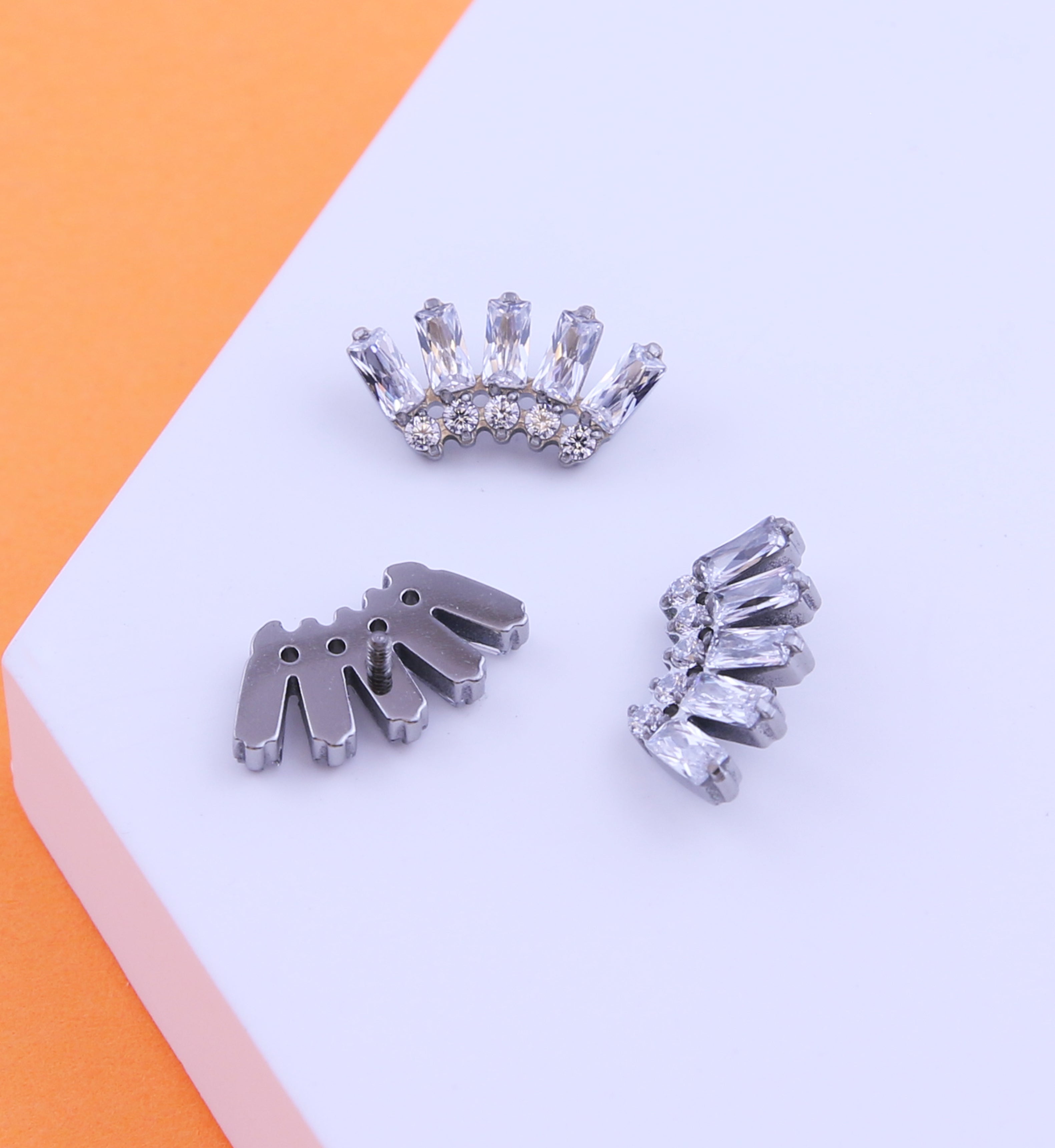 Crest Baguette Clear CZ Titanium Internally Threaded Top