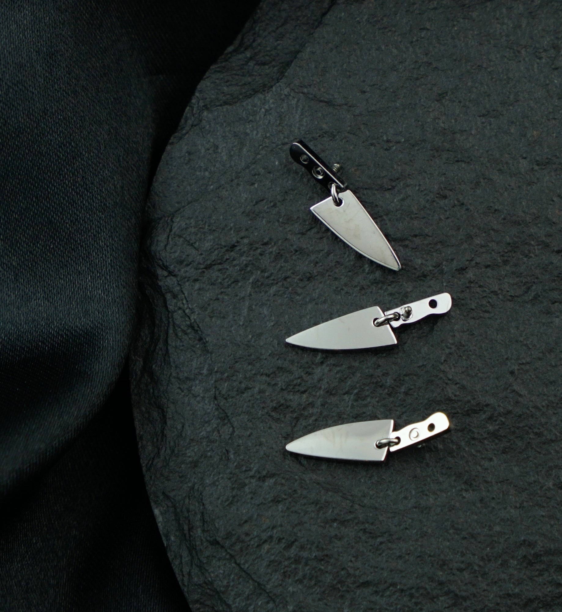 Dangle Blade Titanium Internally Threaded Top