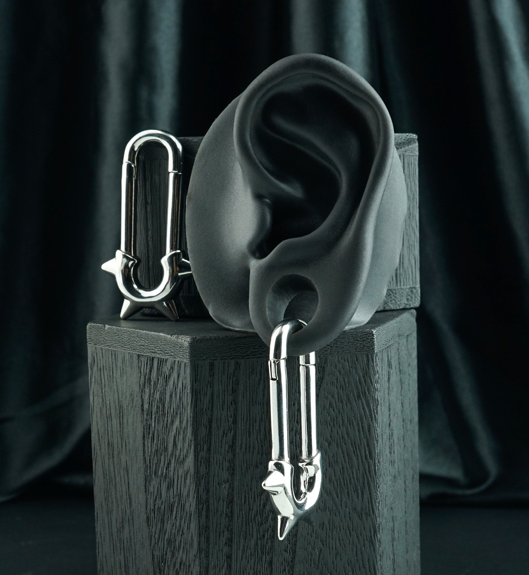Deep Spike Stainless Steel Hinged Ear Weights