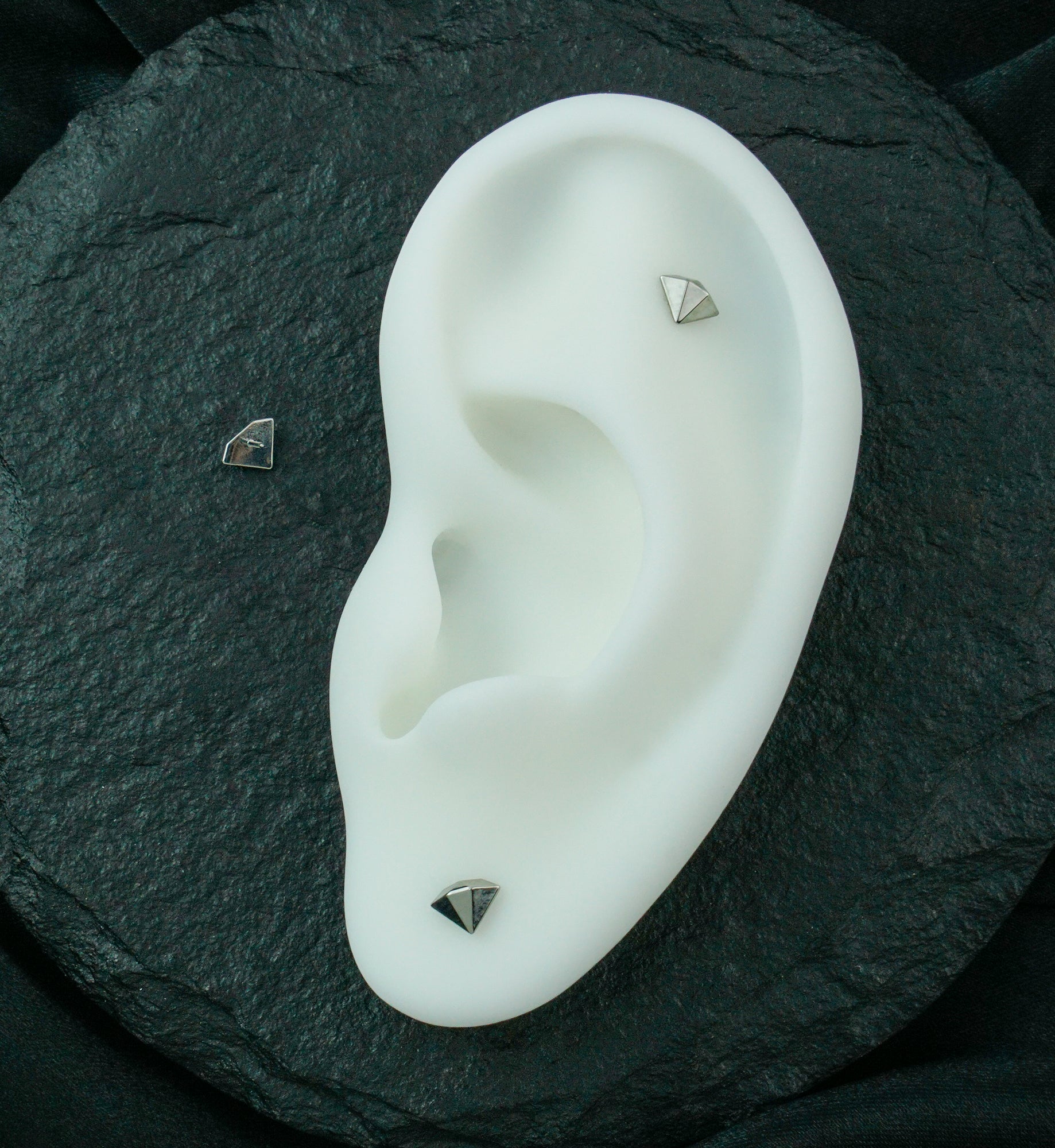 Diamond Shape Titanium Threadless Top