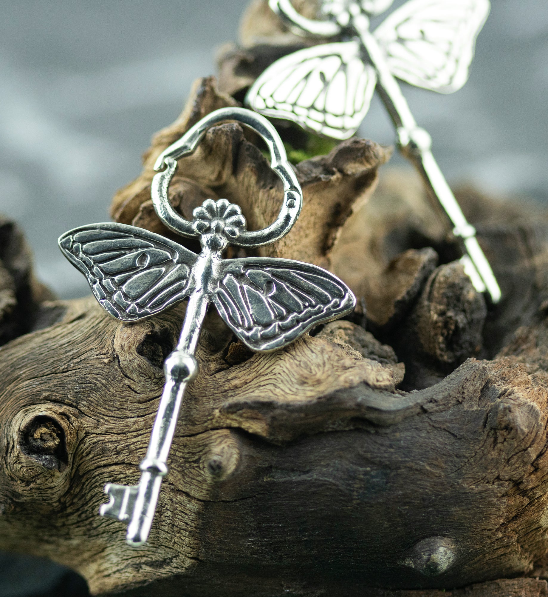 Dragonfly Key White Brass Hinged Ear Weights