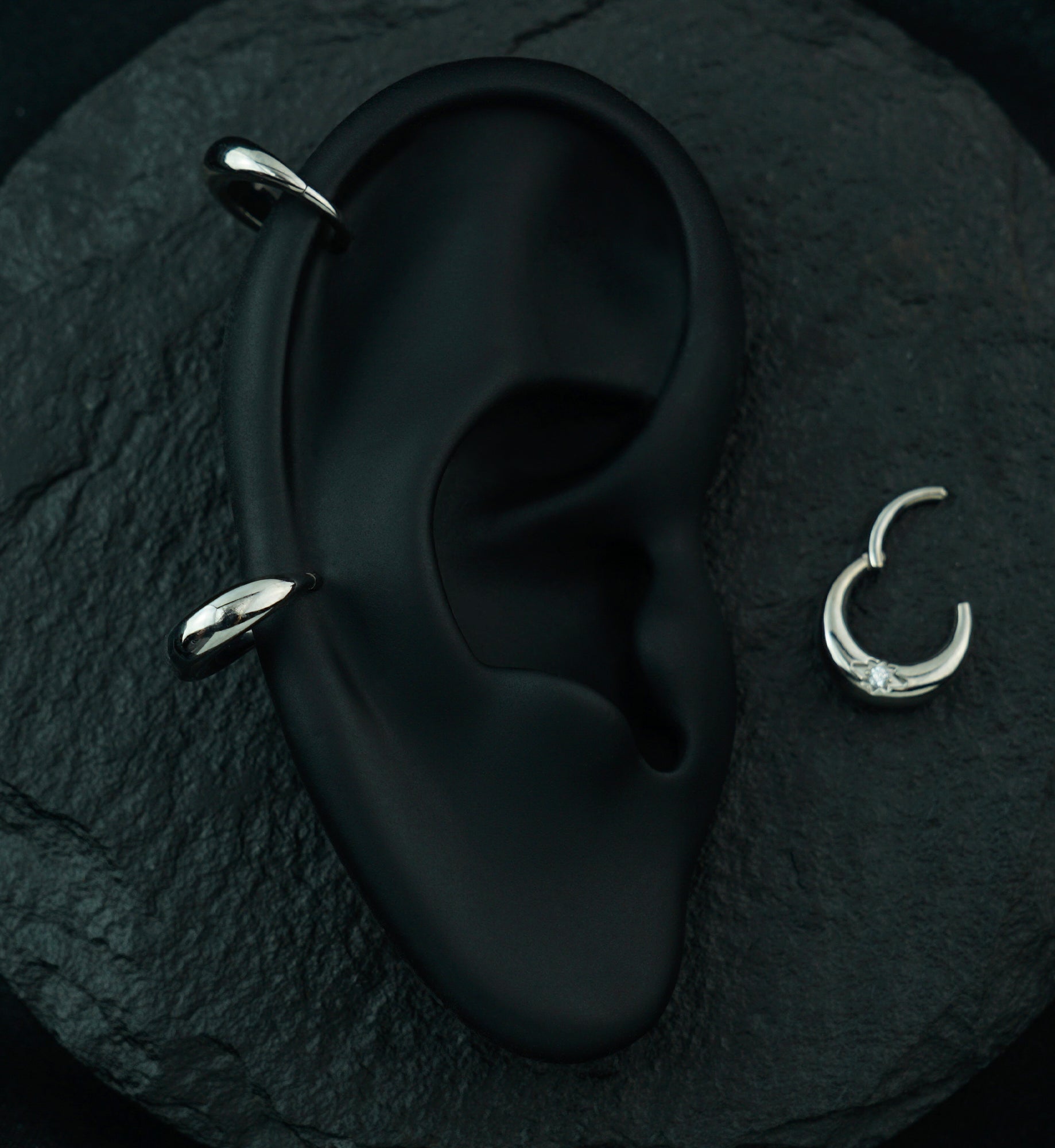 Etched Star Clear CZ Titanium Hinged Segment Ring